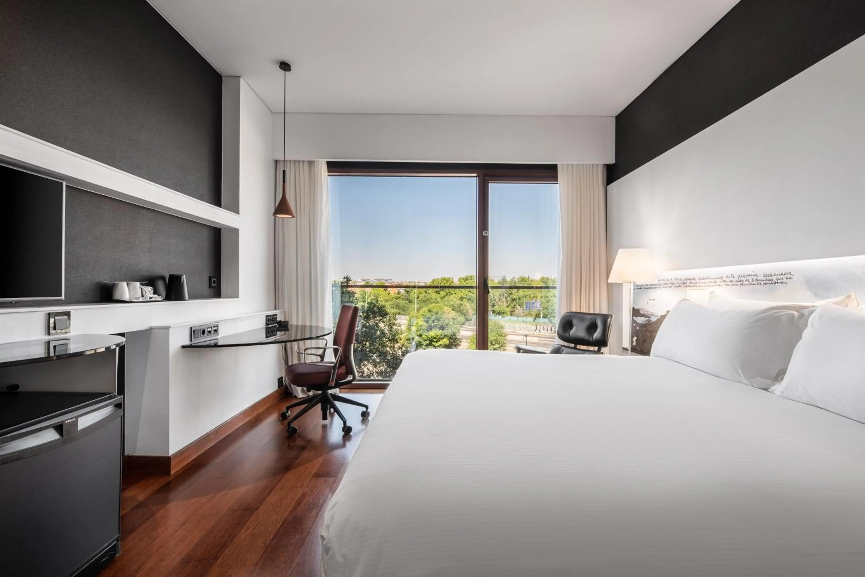 Bed in Hilton Madrid Airport