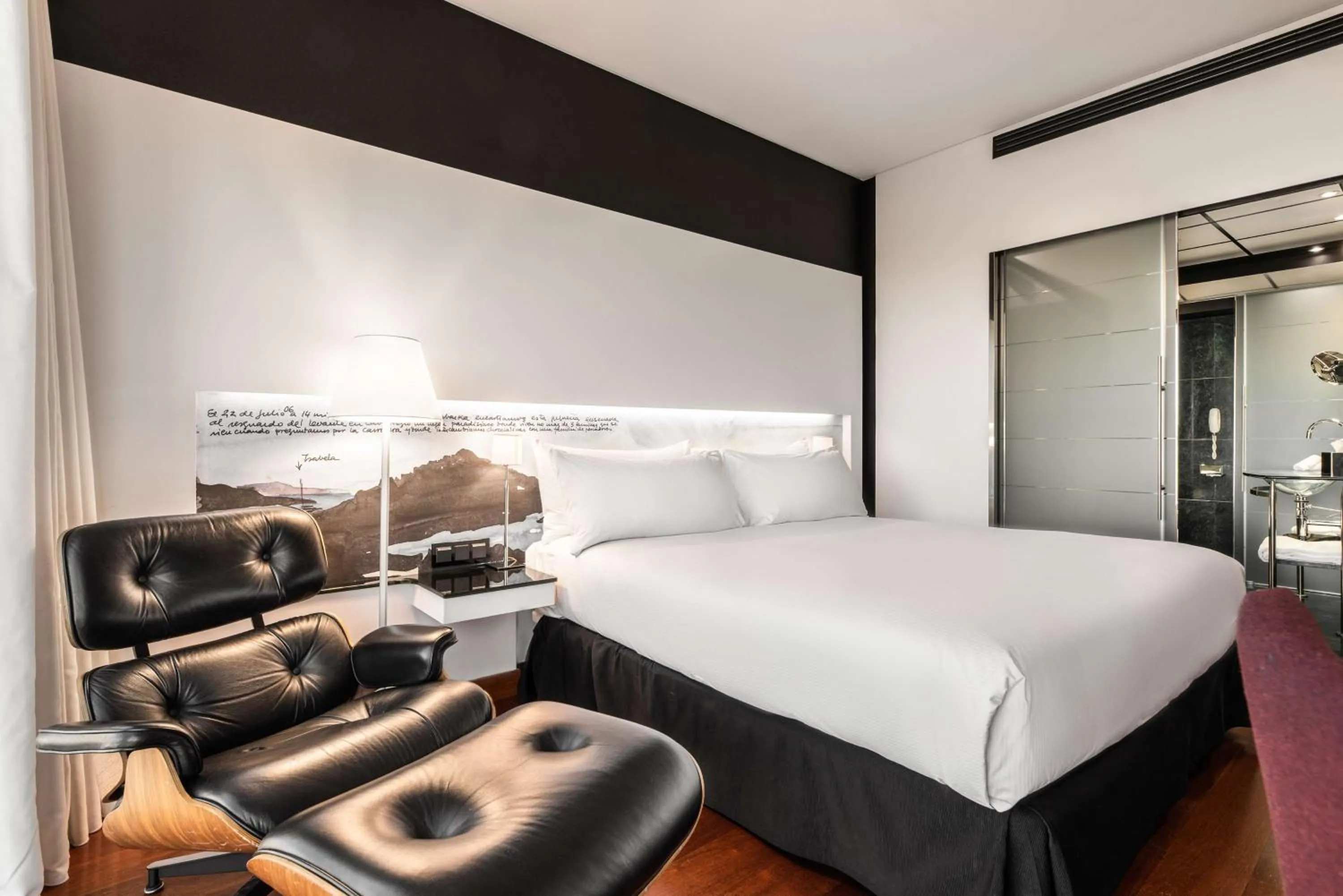 Bed in Hilton Madrid Airport