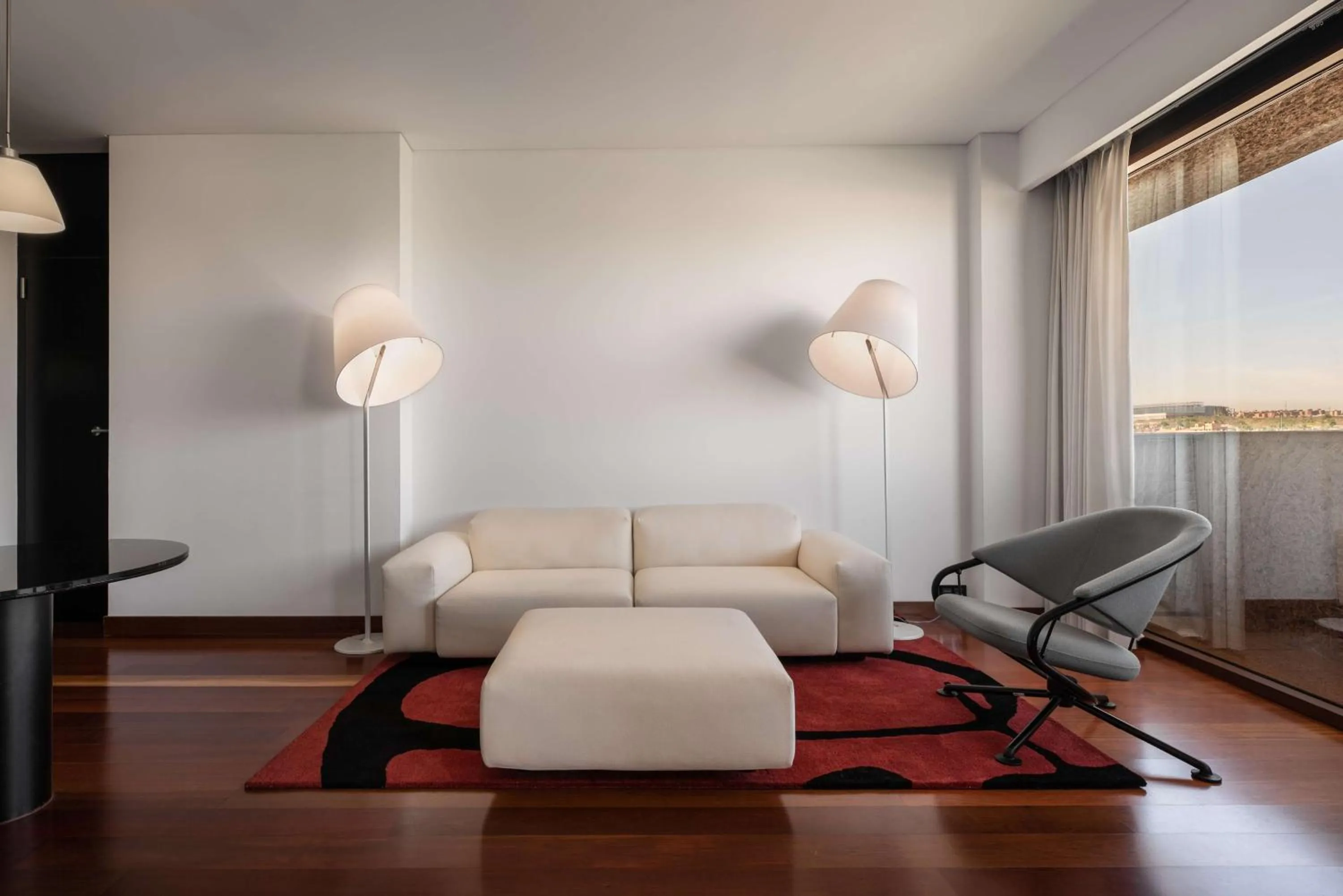 Living room in Hilton Madrid Airport