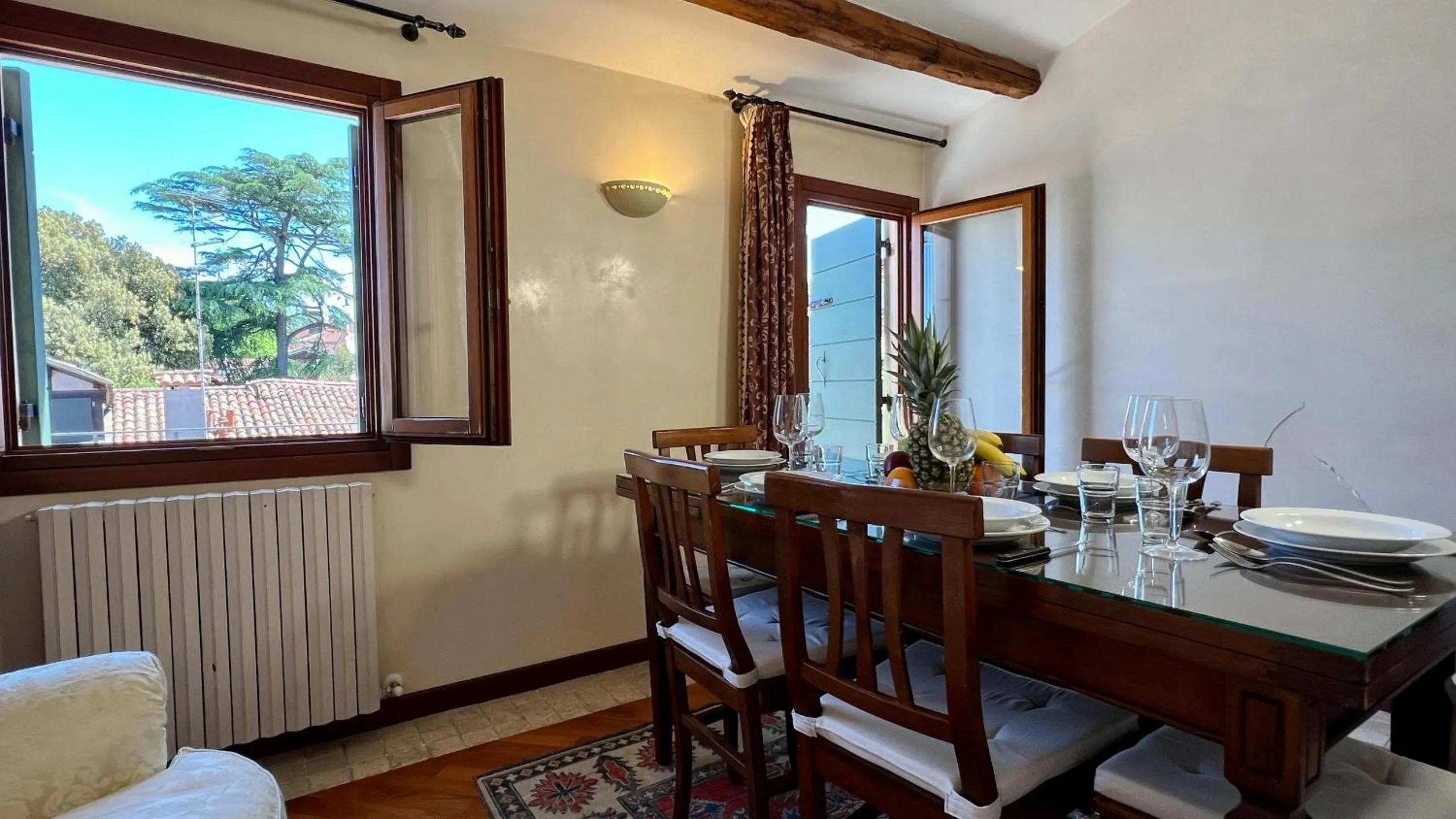 Dining area in City Apartments Salute-Accademia