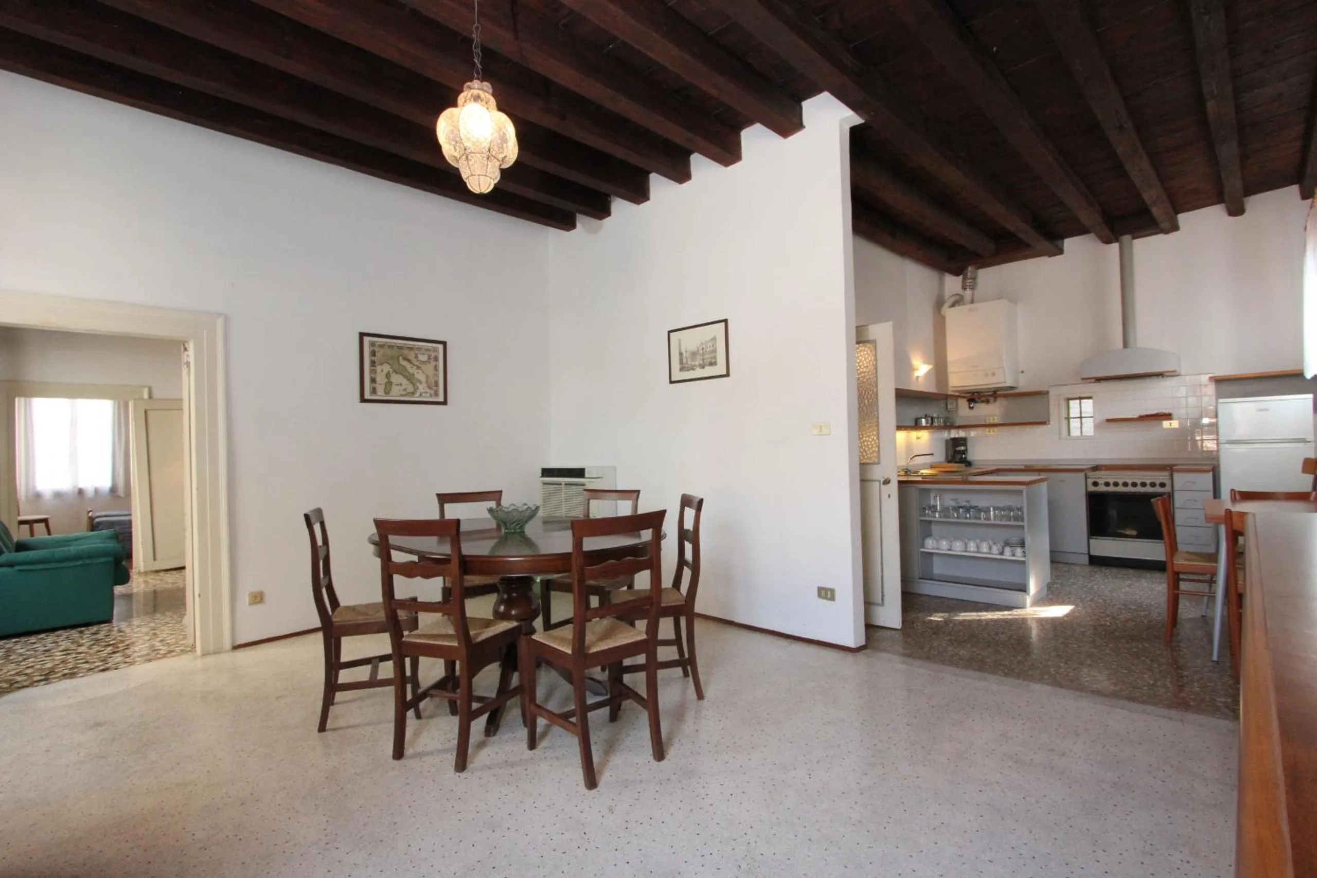 Kitchen or kitchenette in City Apartments Salute-Accademia