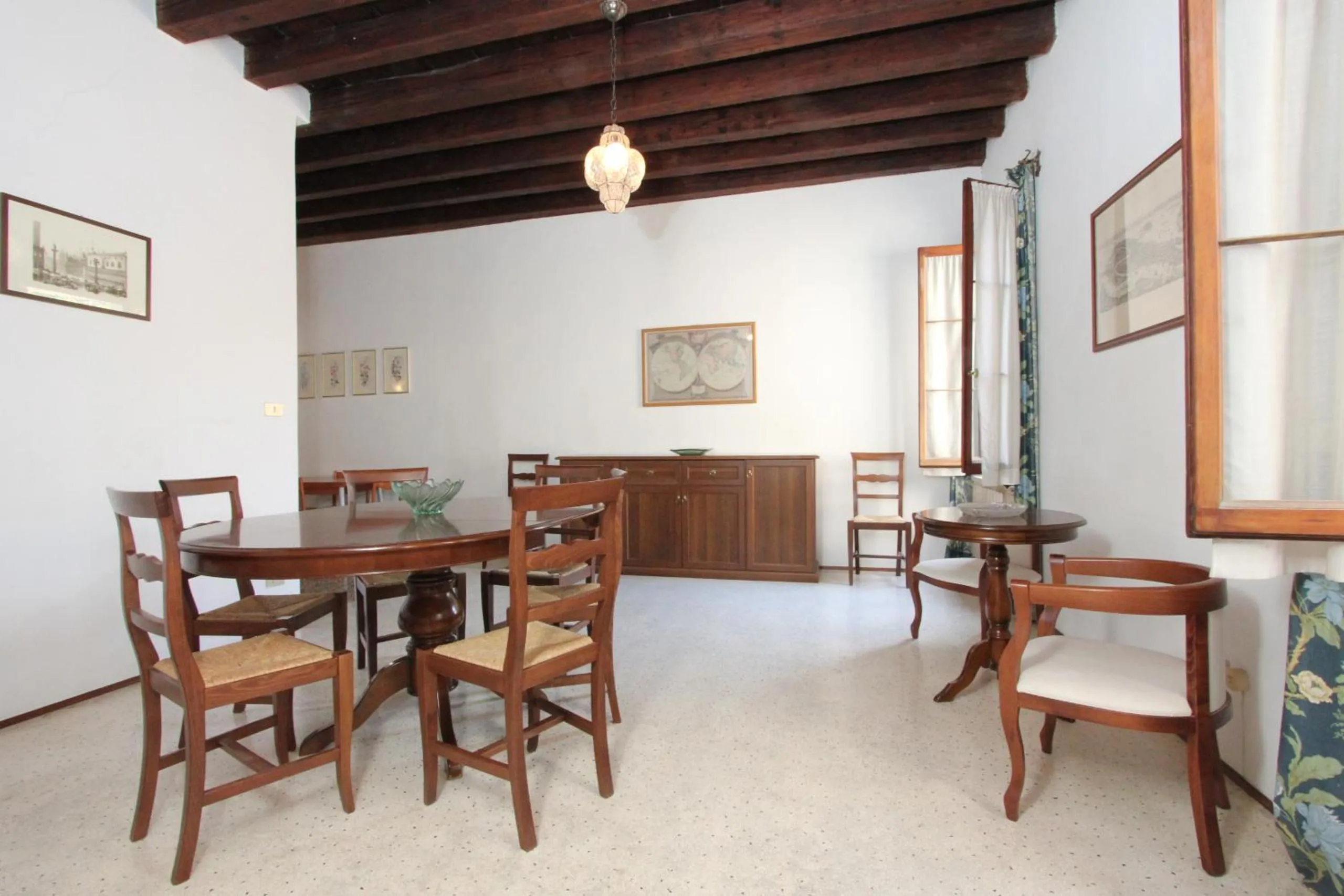 Dining area in City Apartments Salute-Accademia