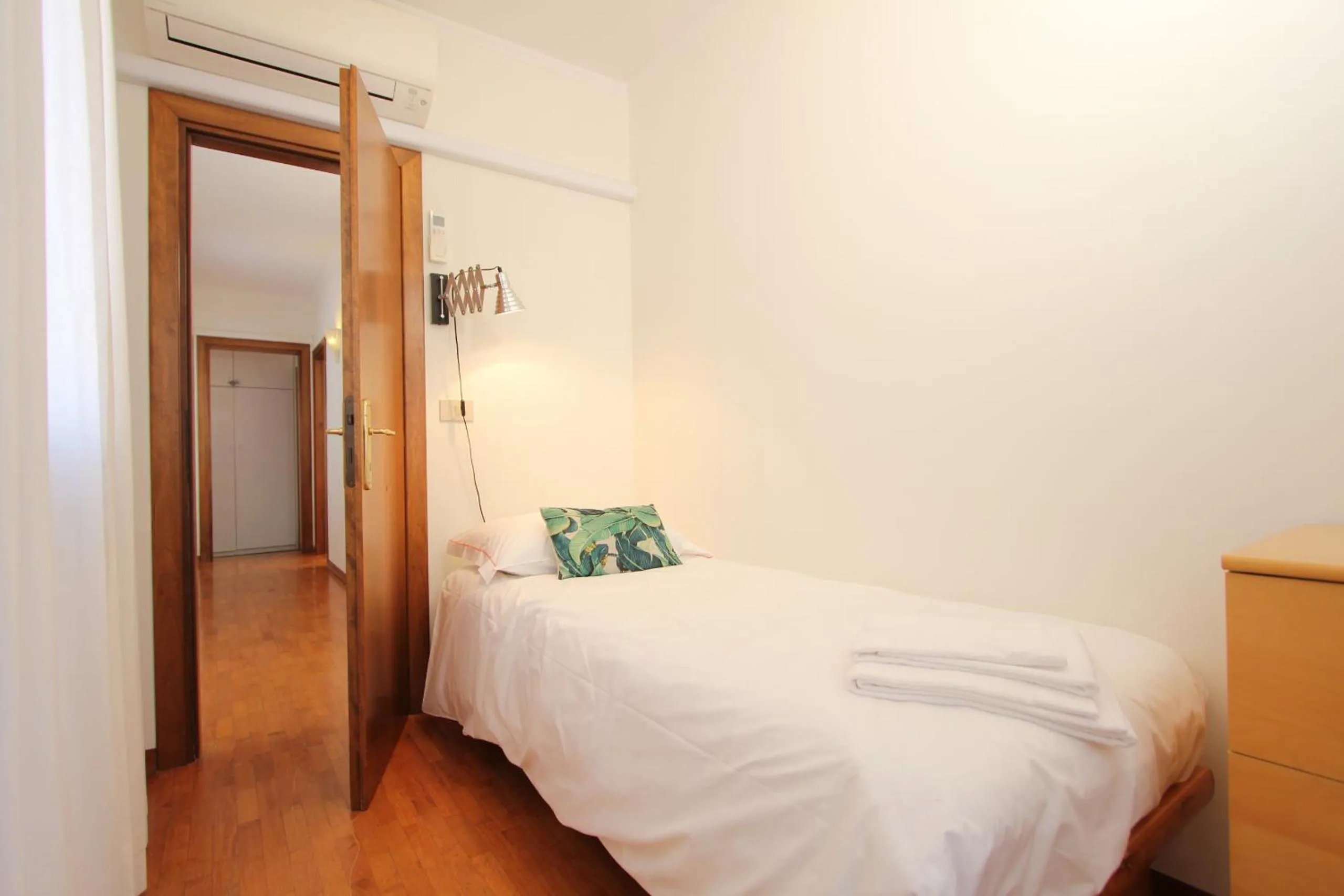 Bed in City Apartments Salute-Accademia