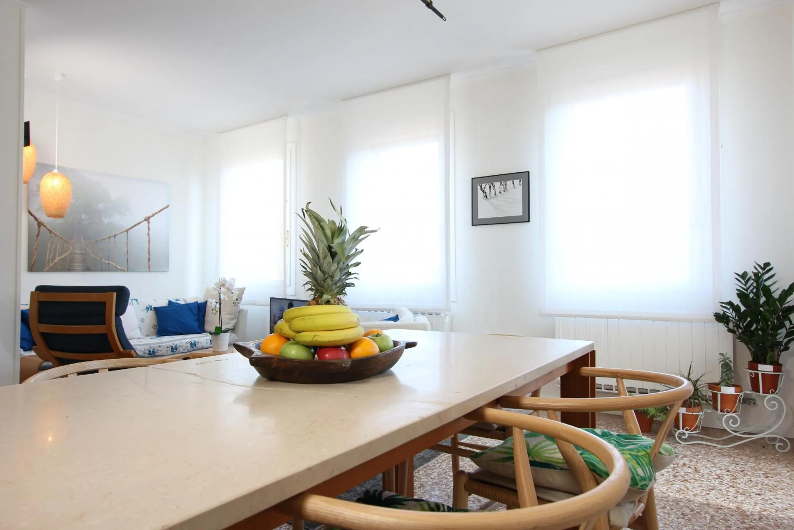 Communal lounge/ TV room in City Apartments Salute-Accademia