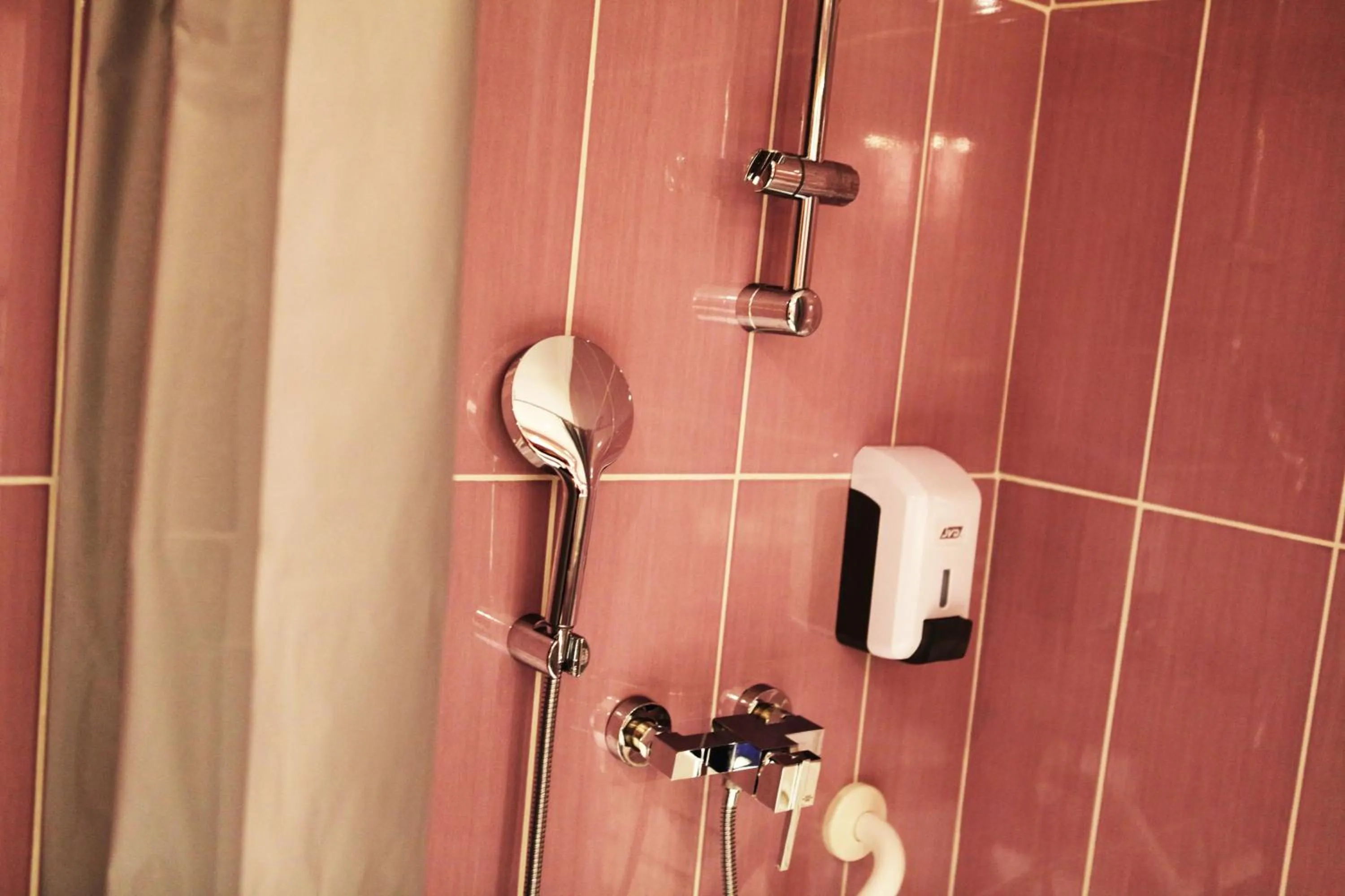 Shower in Grand Hôtel Amelot