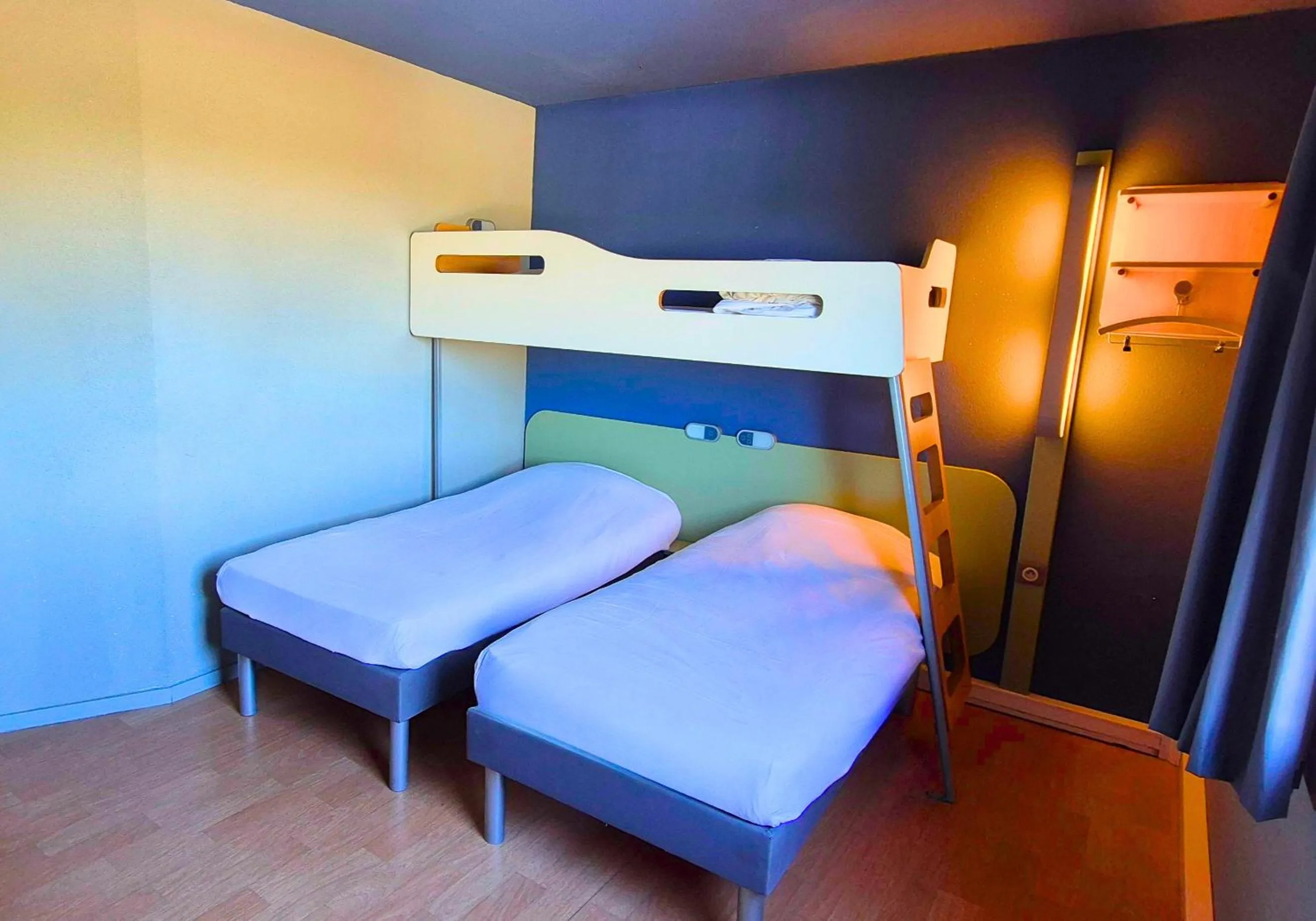 Bed in Ibis Budget Porte de Camargue