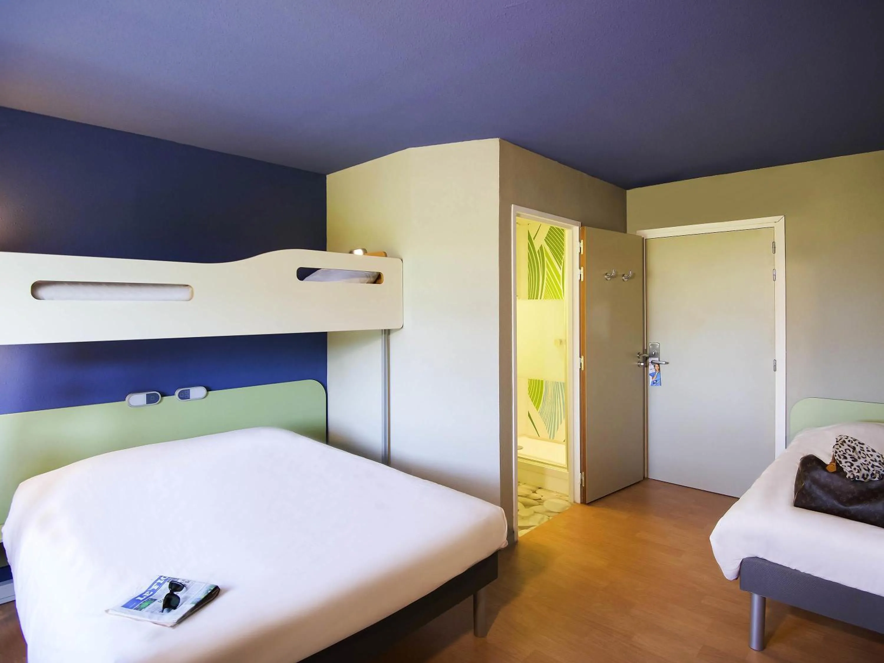 Bedroom, Bed in Ibis Budget Porte de Camargue