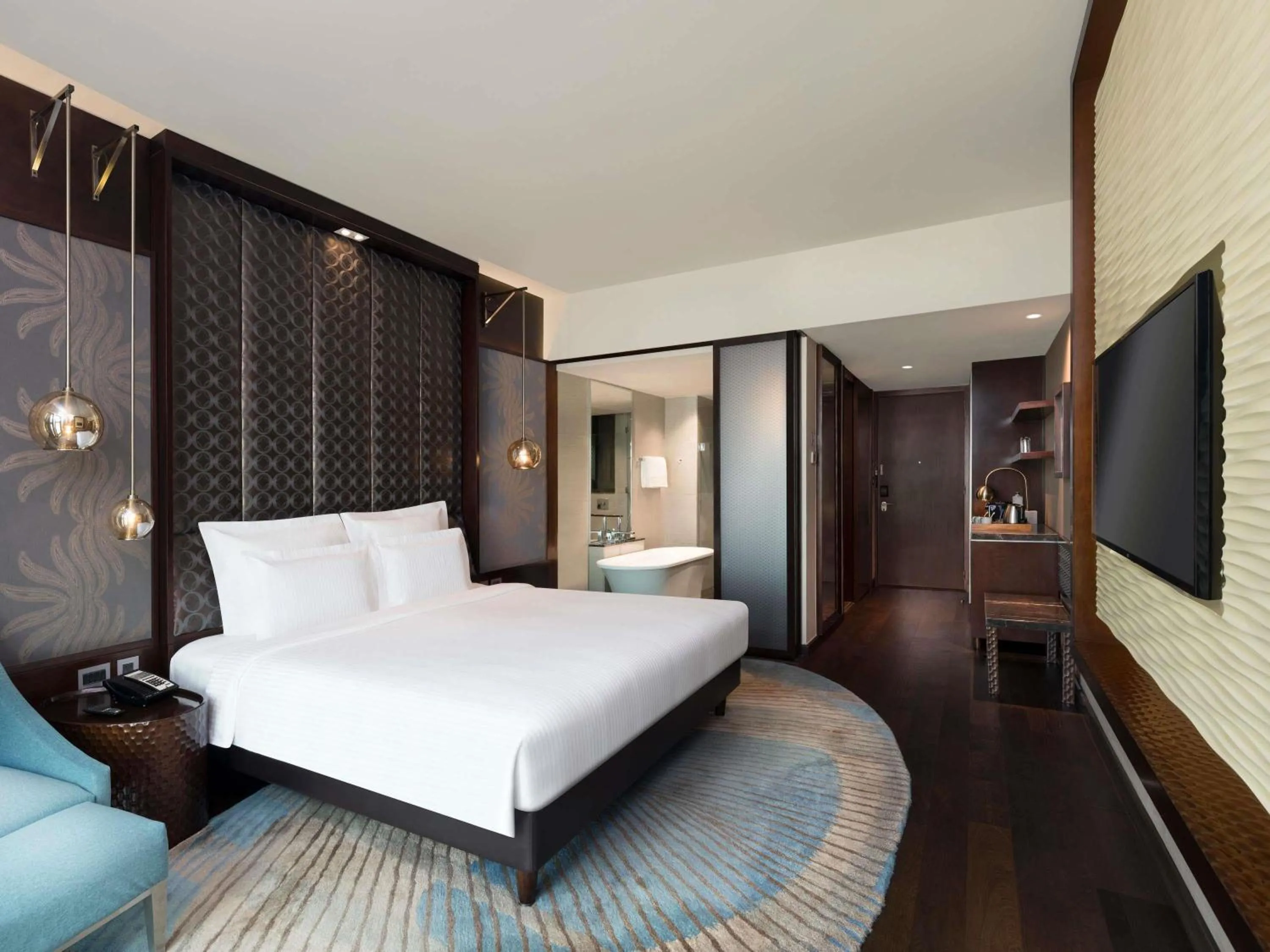 Bedroom, Bed in Pullman New Delhi Aerocity
