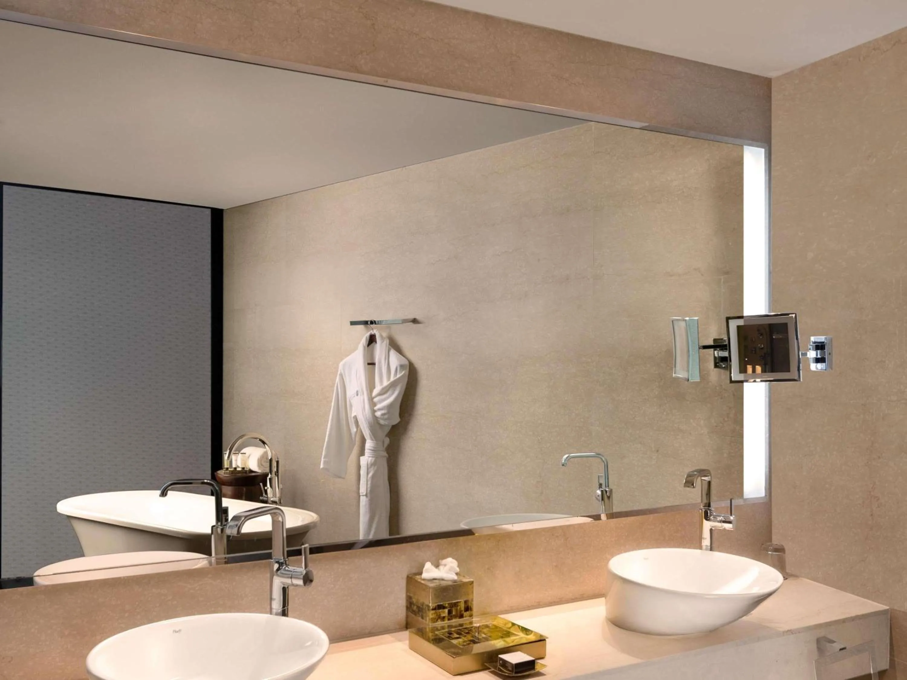 Bedroom in Pullman New Delhi Aerocity