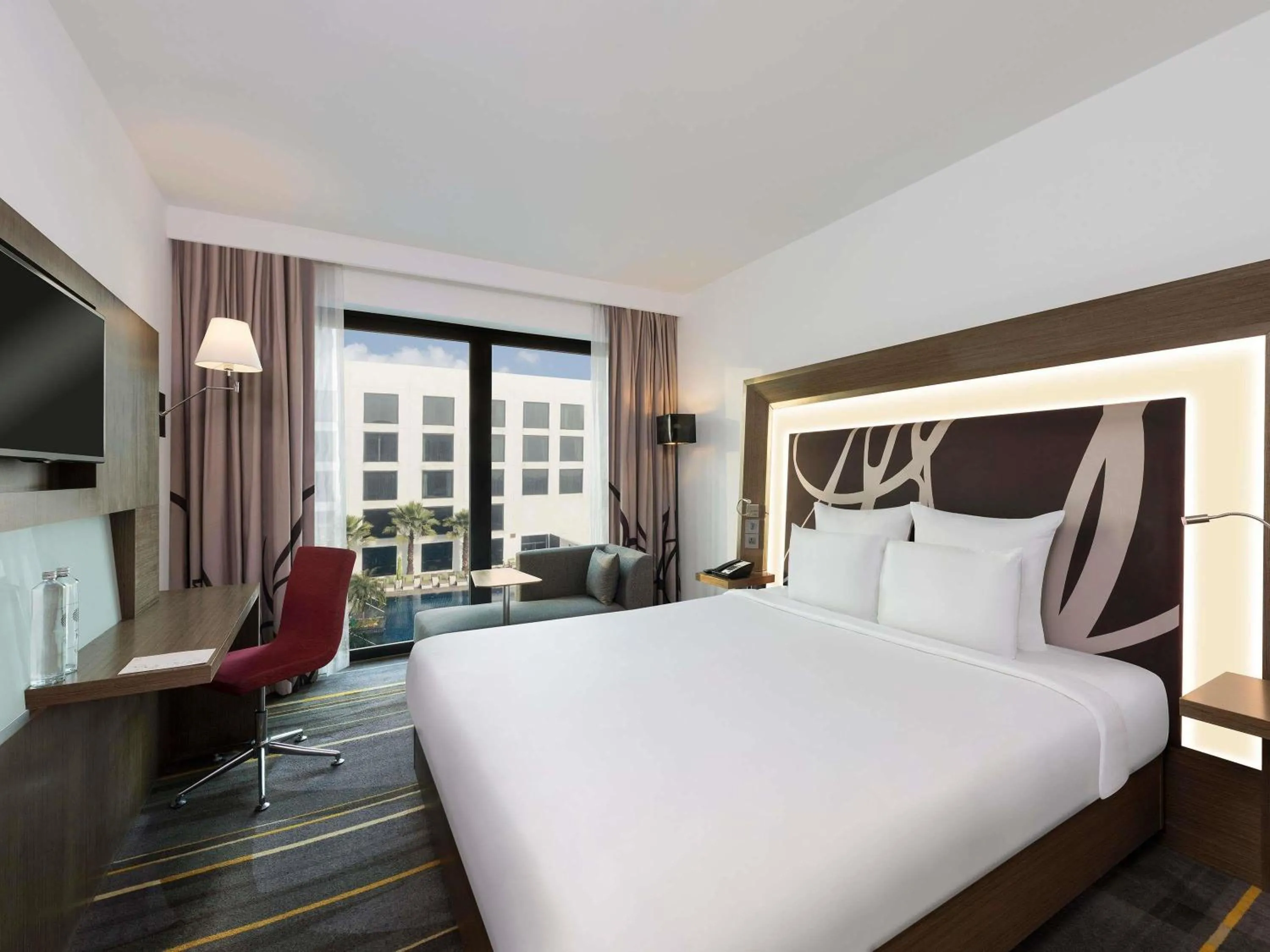 Bedroom, Bed in Novotel New Delhi Aerocity