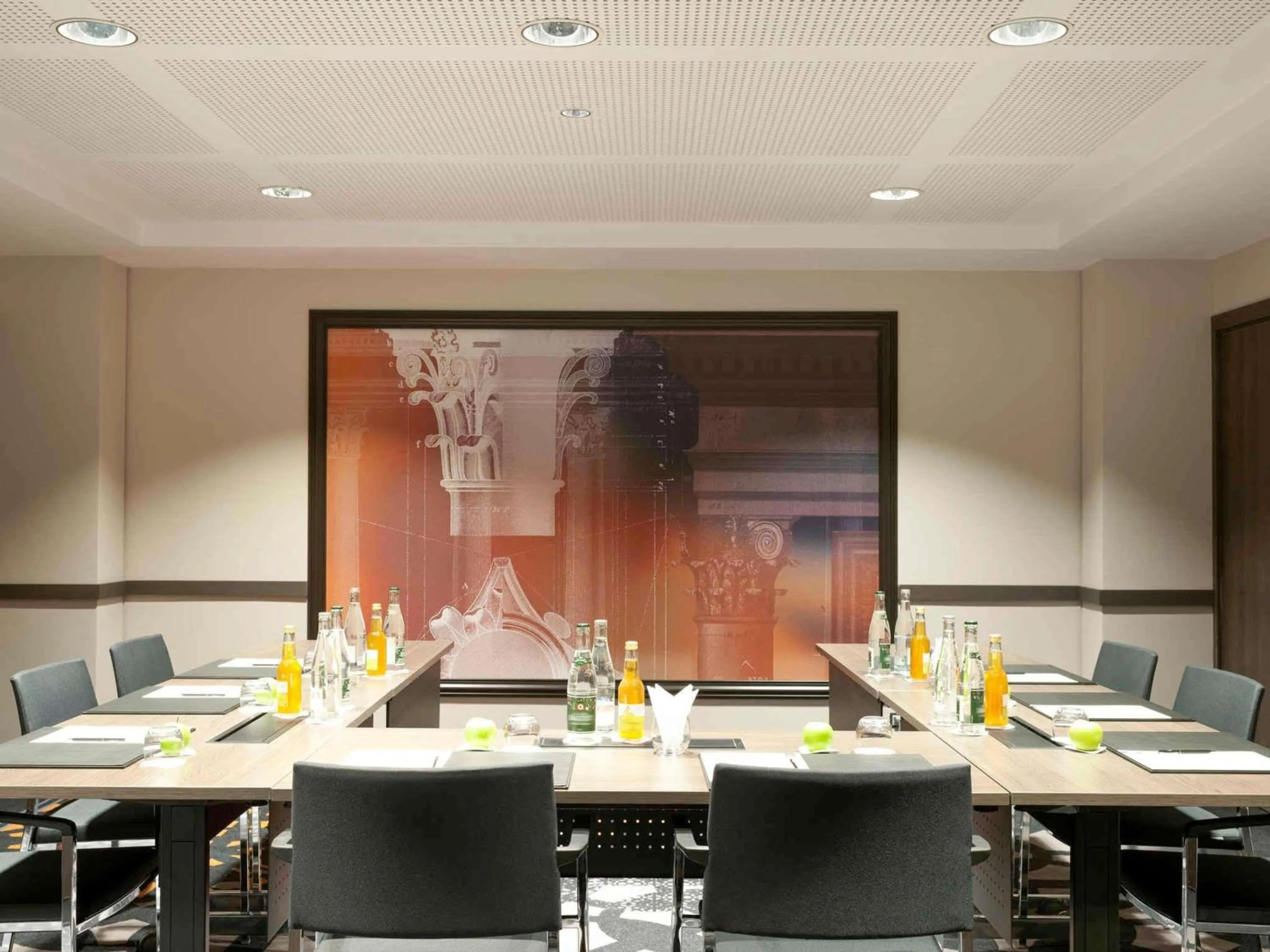 Meeting/conference room in Cures Marines Hotel Thalasso & Spa Trouville - MGallery Collection
