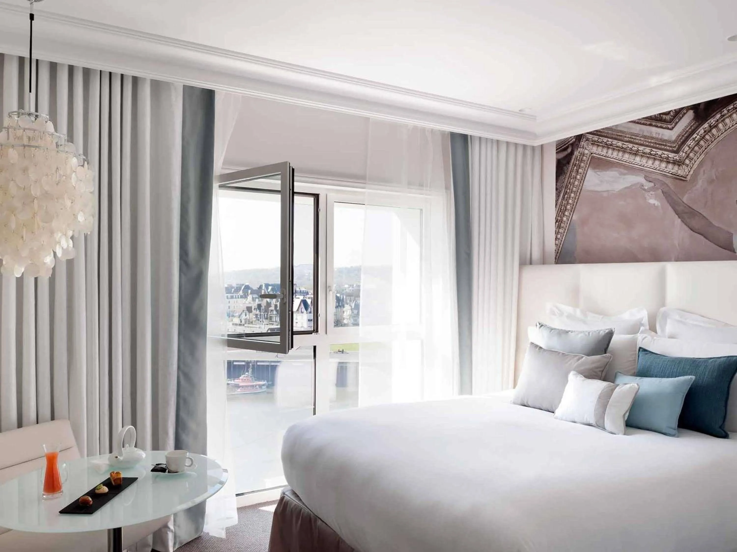 Bedroom, Bed in Cures Marines Hotel Thalasso & Spa Trouville - MGallery Collection