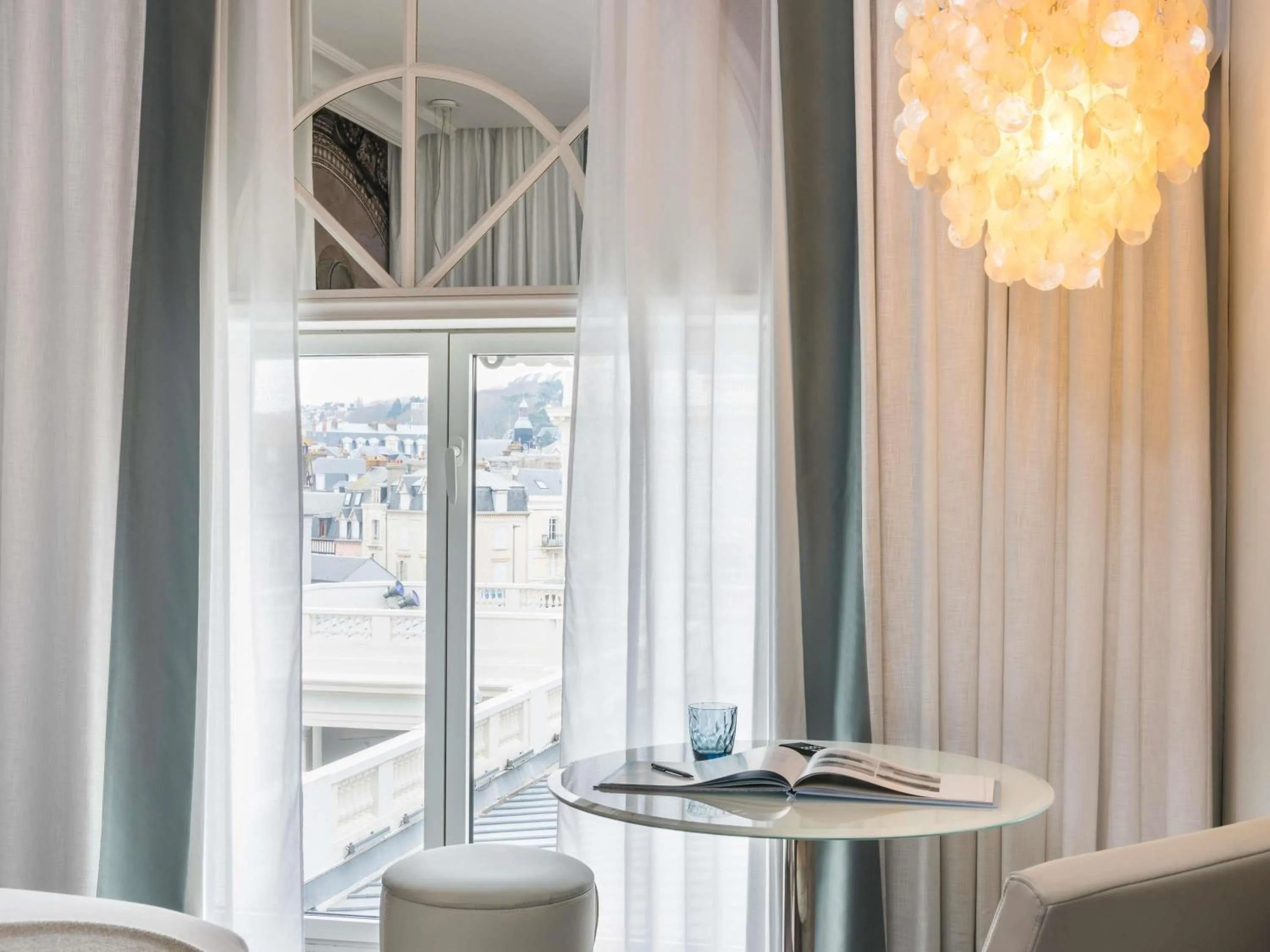 Bedroom in Cures Marines Hotel Thalasso & Spa Trouville - MGallery Collection