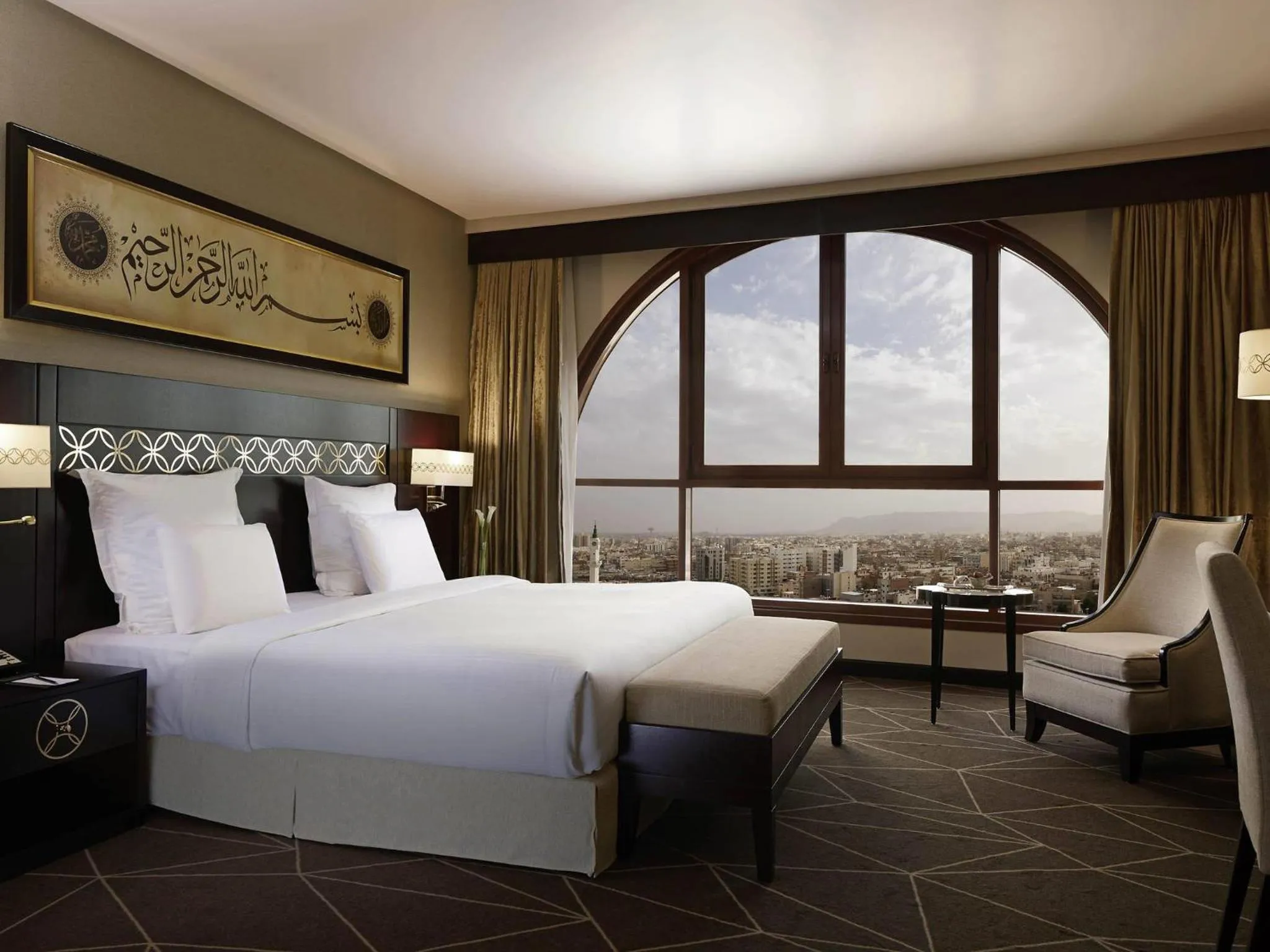 Bedroom, Bed in Zamzam Pullman Madina