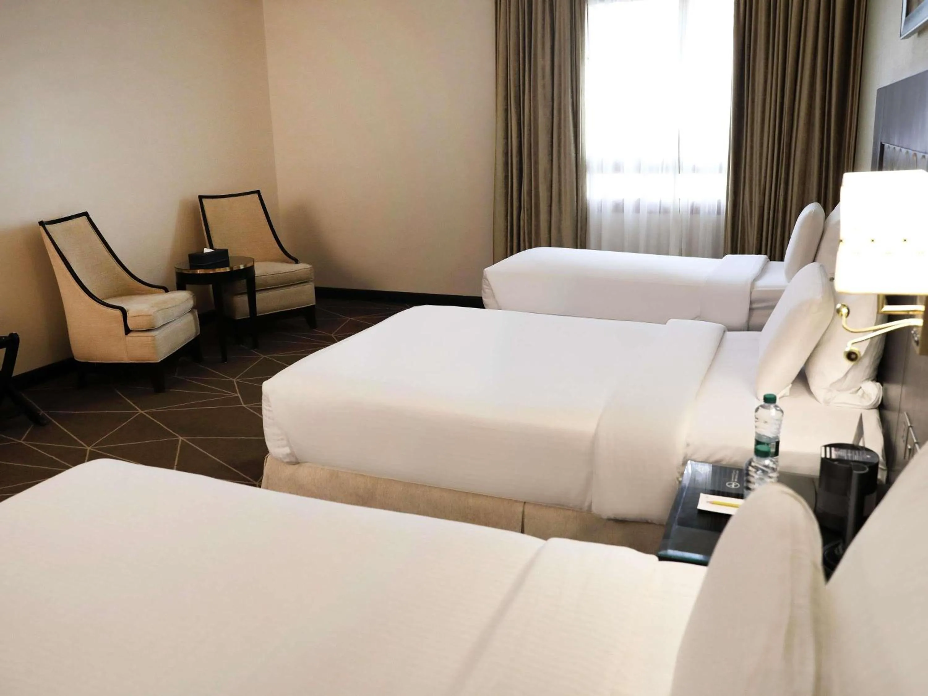 Bedroom, Bed in Zamzam Pullman Madina