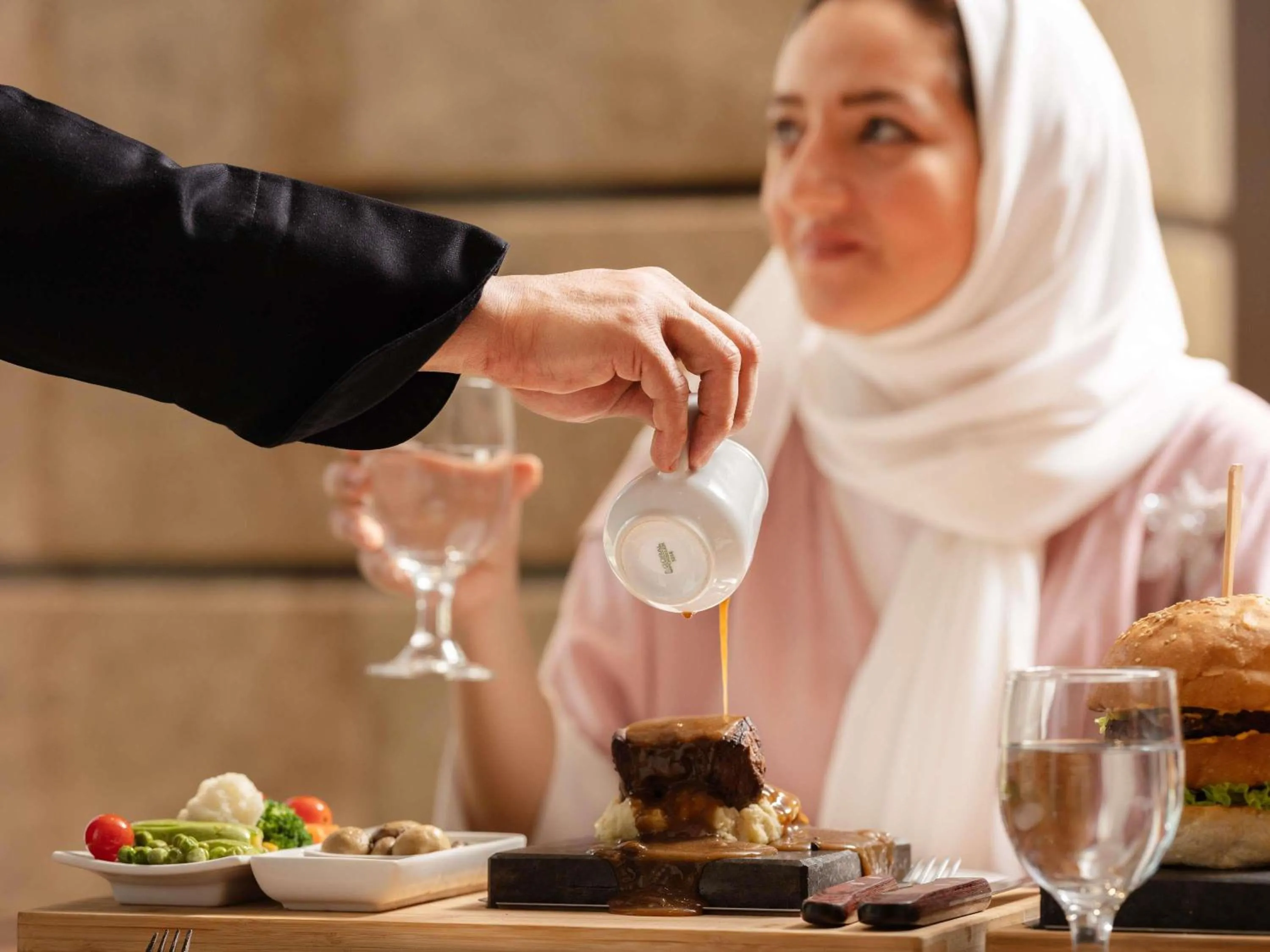 Restaurant/places to eat in Zamzam Pullman Madina