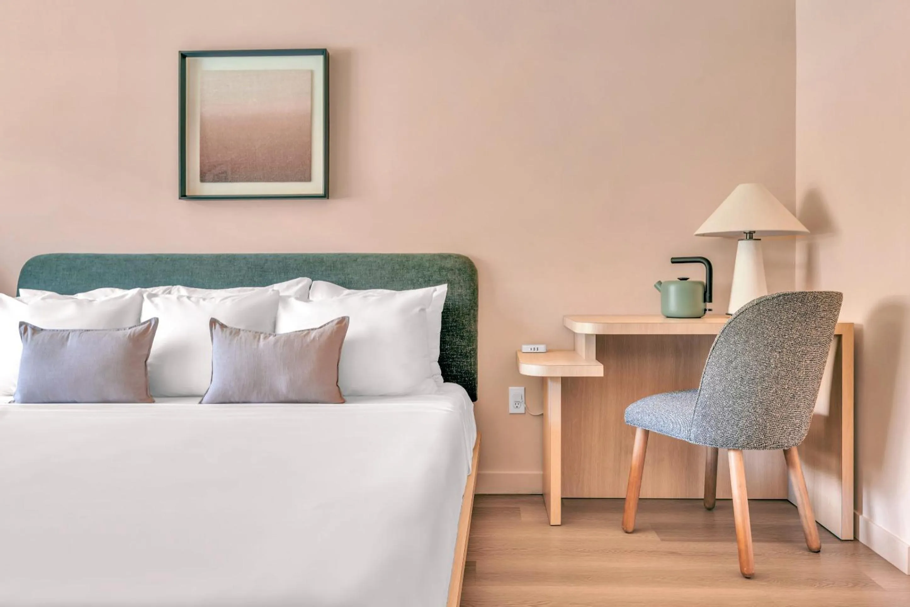 Bed in City Center Hotel By Kasa