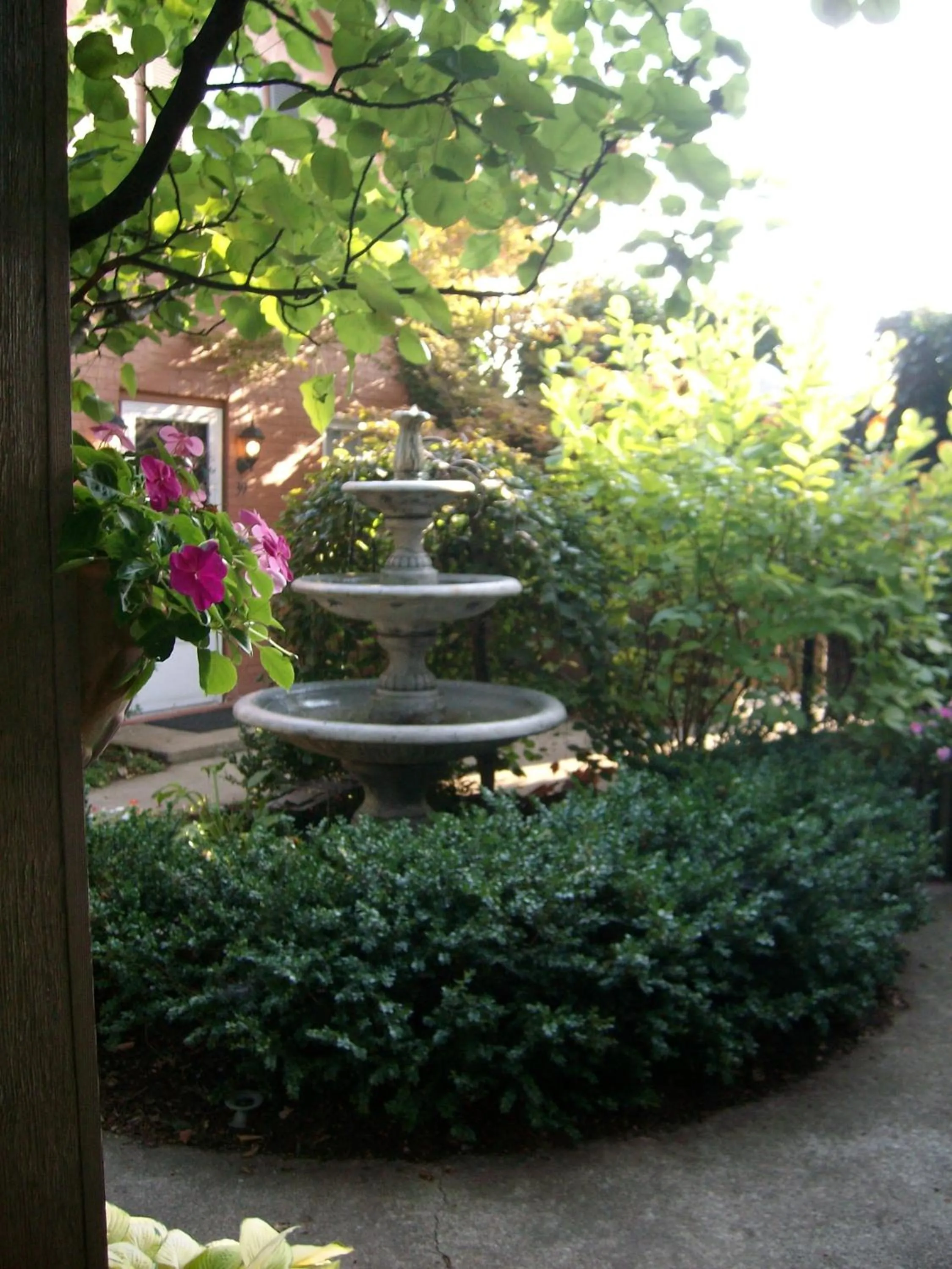 Garden in The Mount Vernon Inn
