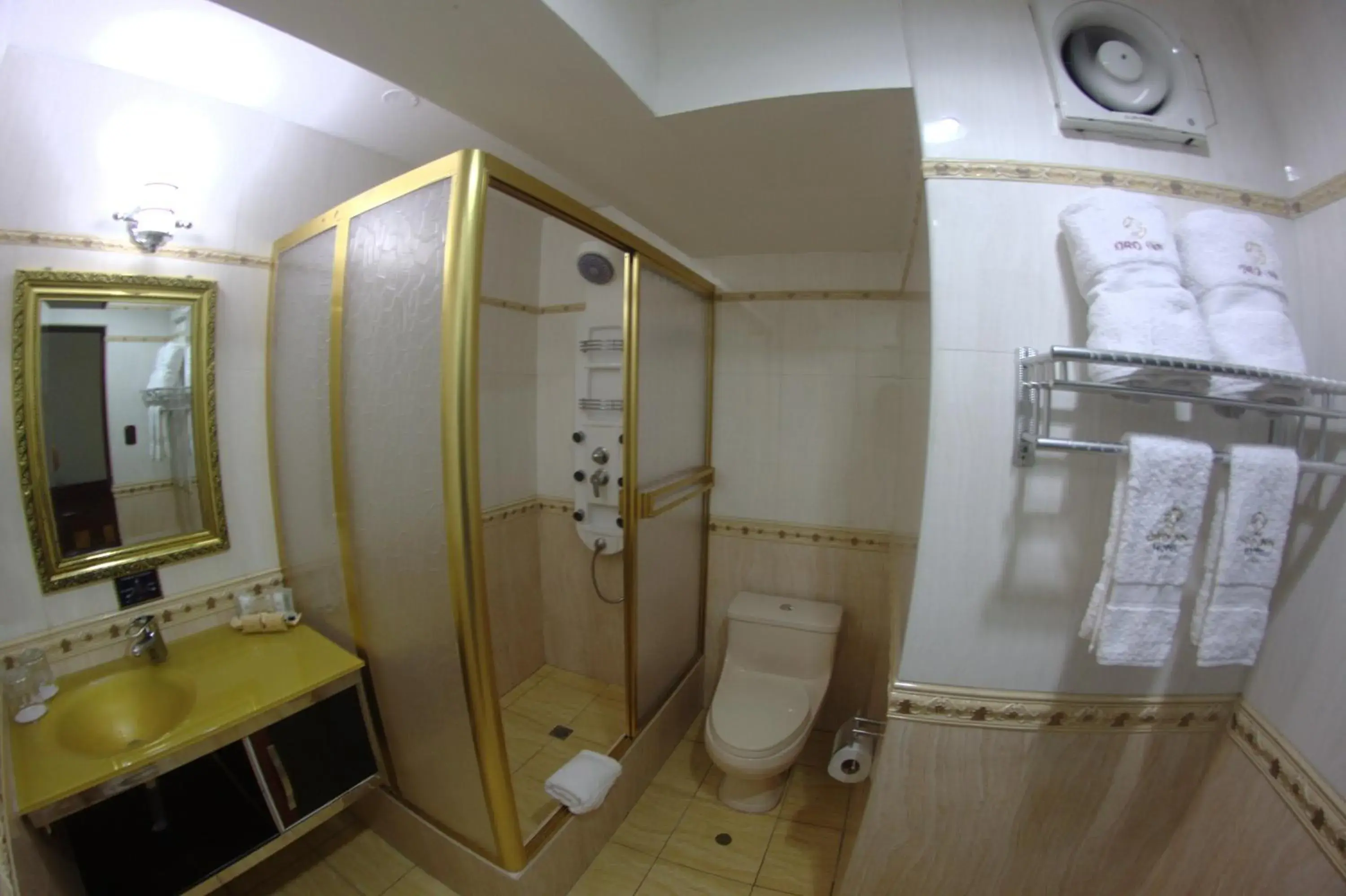 Twin Room in Hotel Oro Inn Twin Room in Hotel Oro Inn