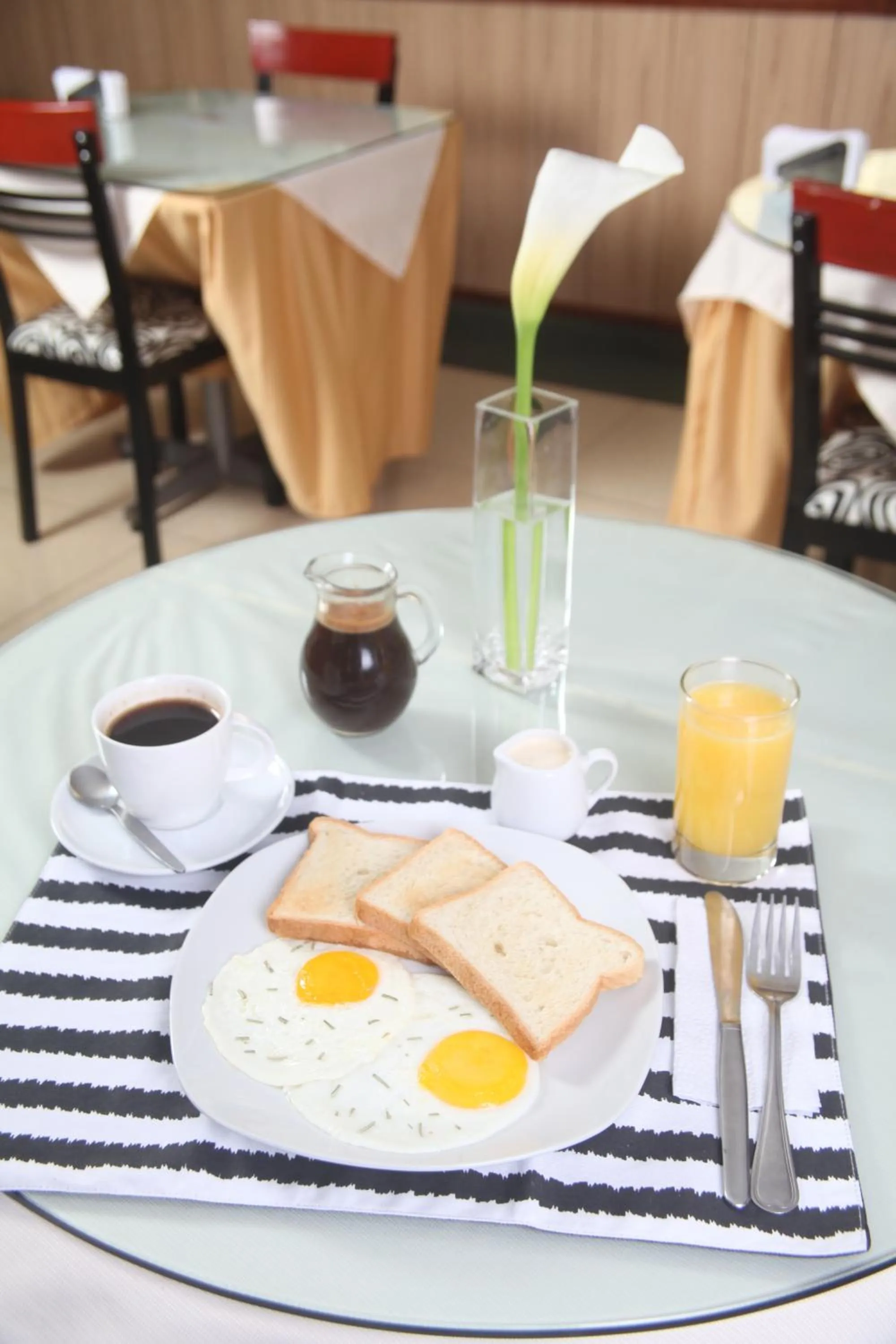 Breakfast in Hotel Oro Inn