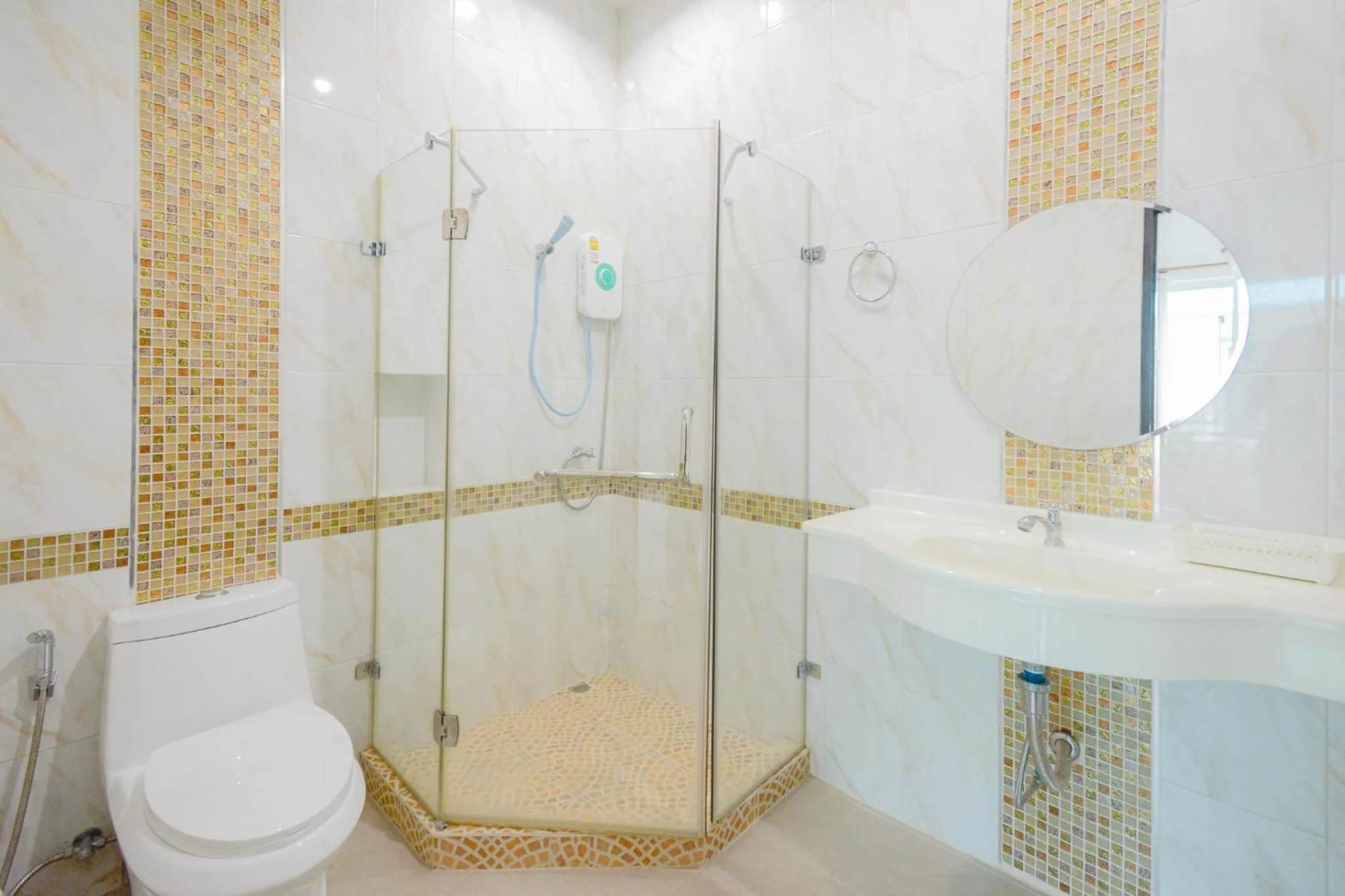 Toilet in Baan Noppadol Hua Hin Resort