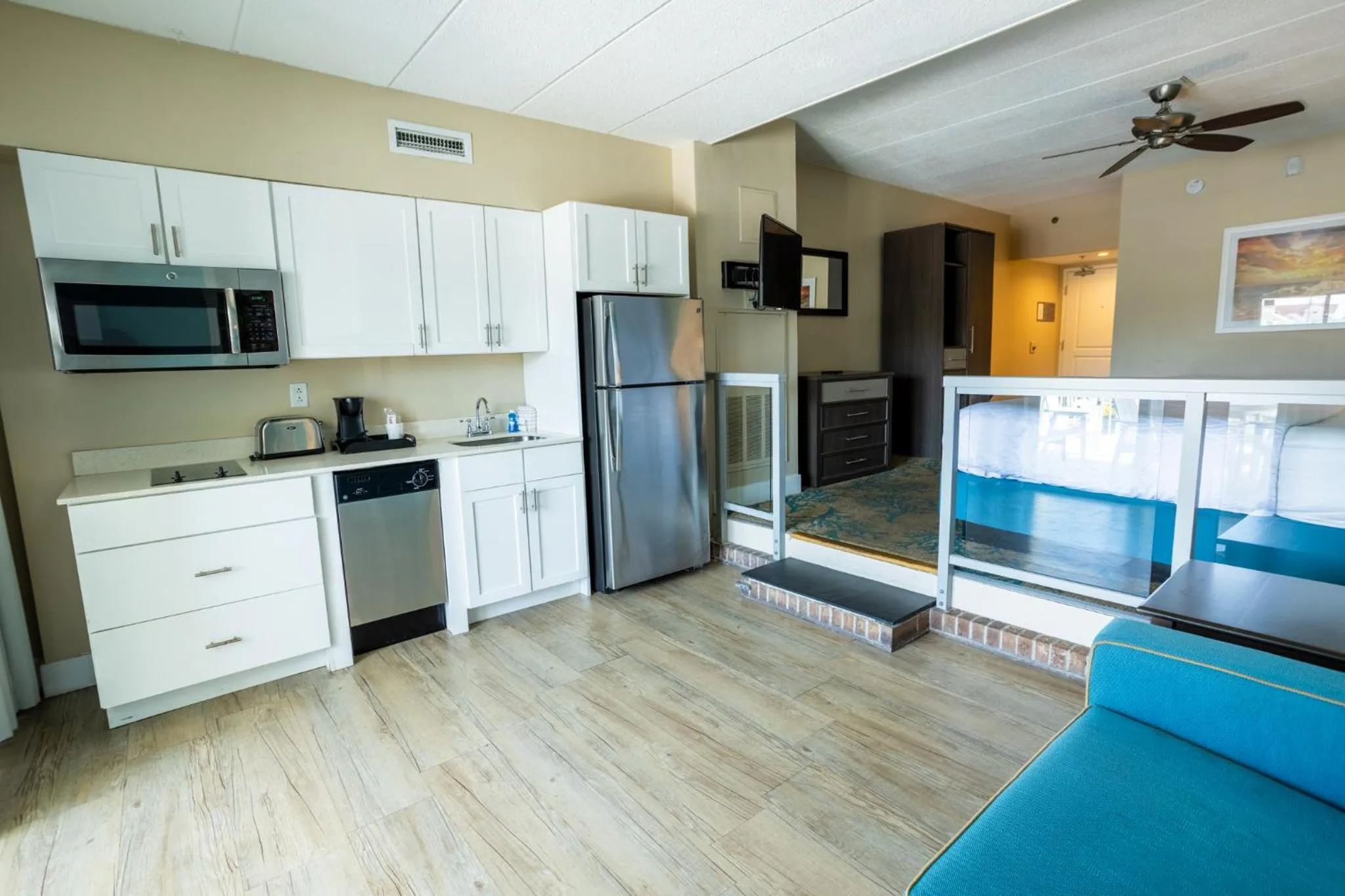 Kitchen or kitchenette in Commander Hotel & Suites