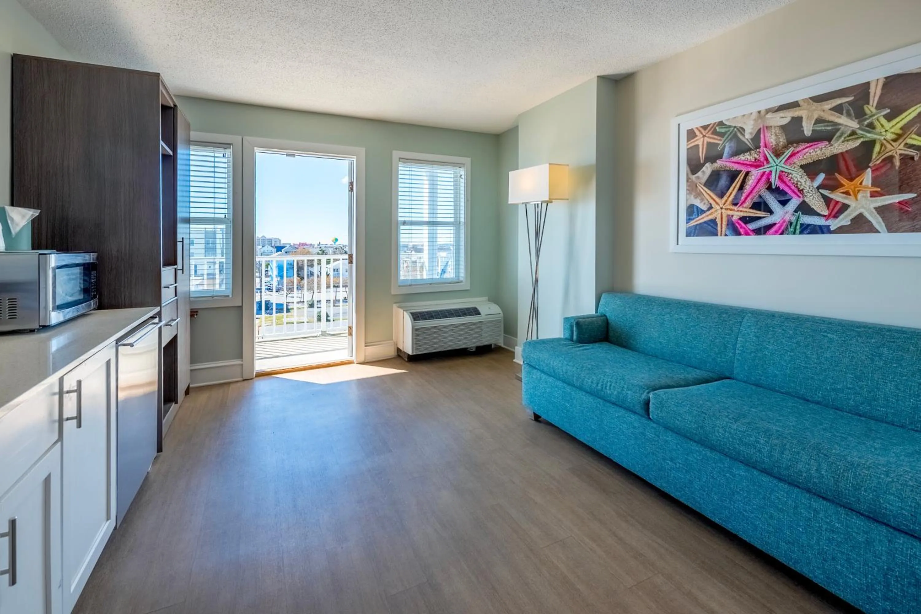 Balcony/Terrace in Commander Hotel & Suites