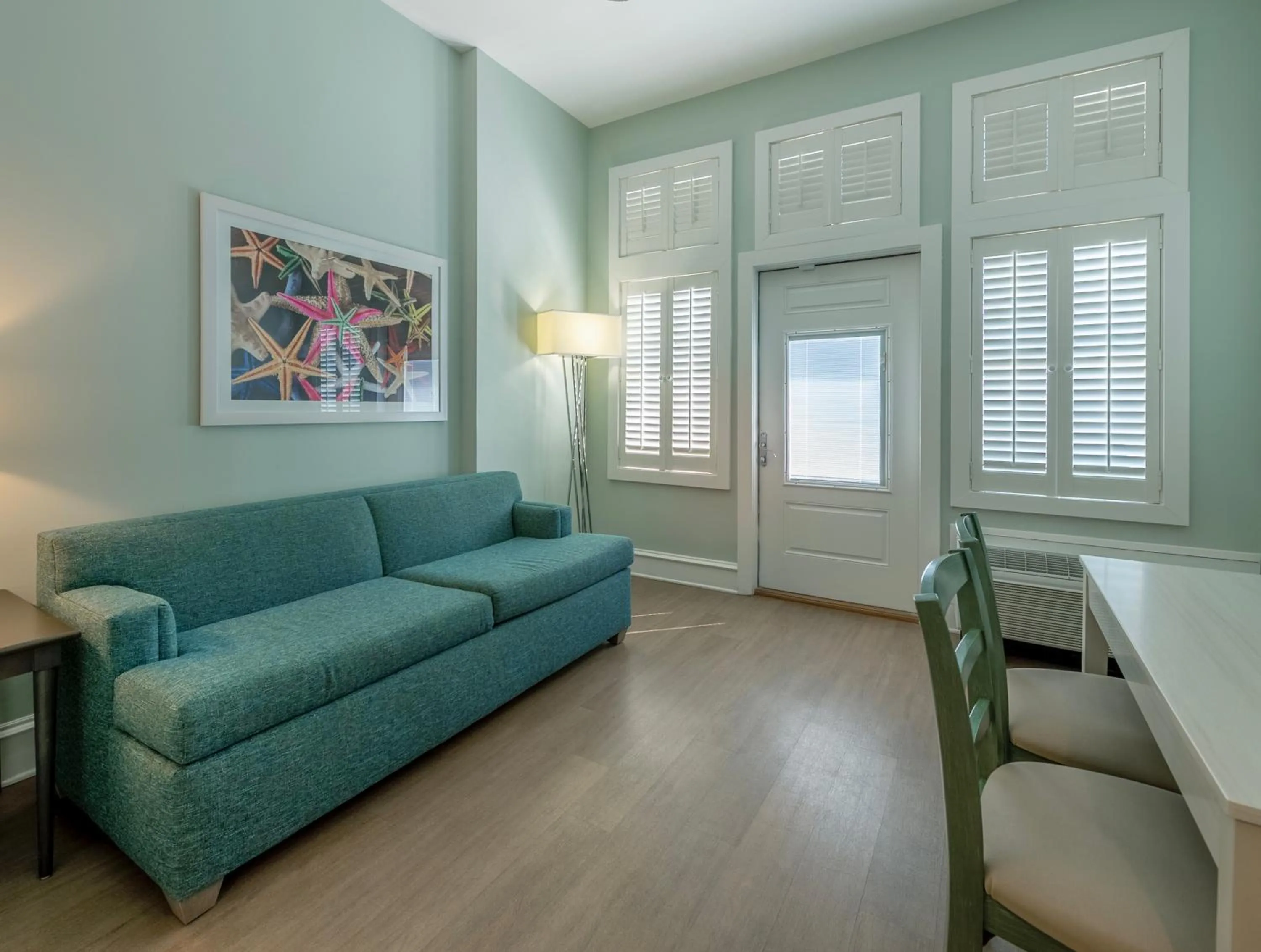 Balcony/Terrace in Commander Hotel & Suites