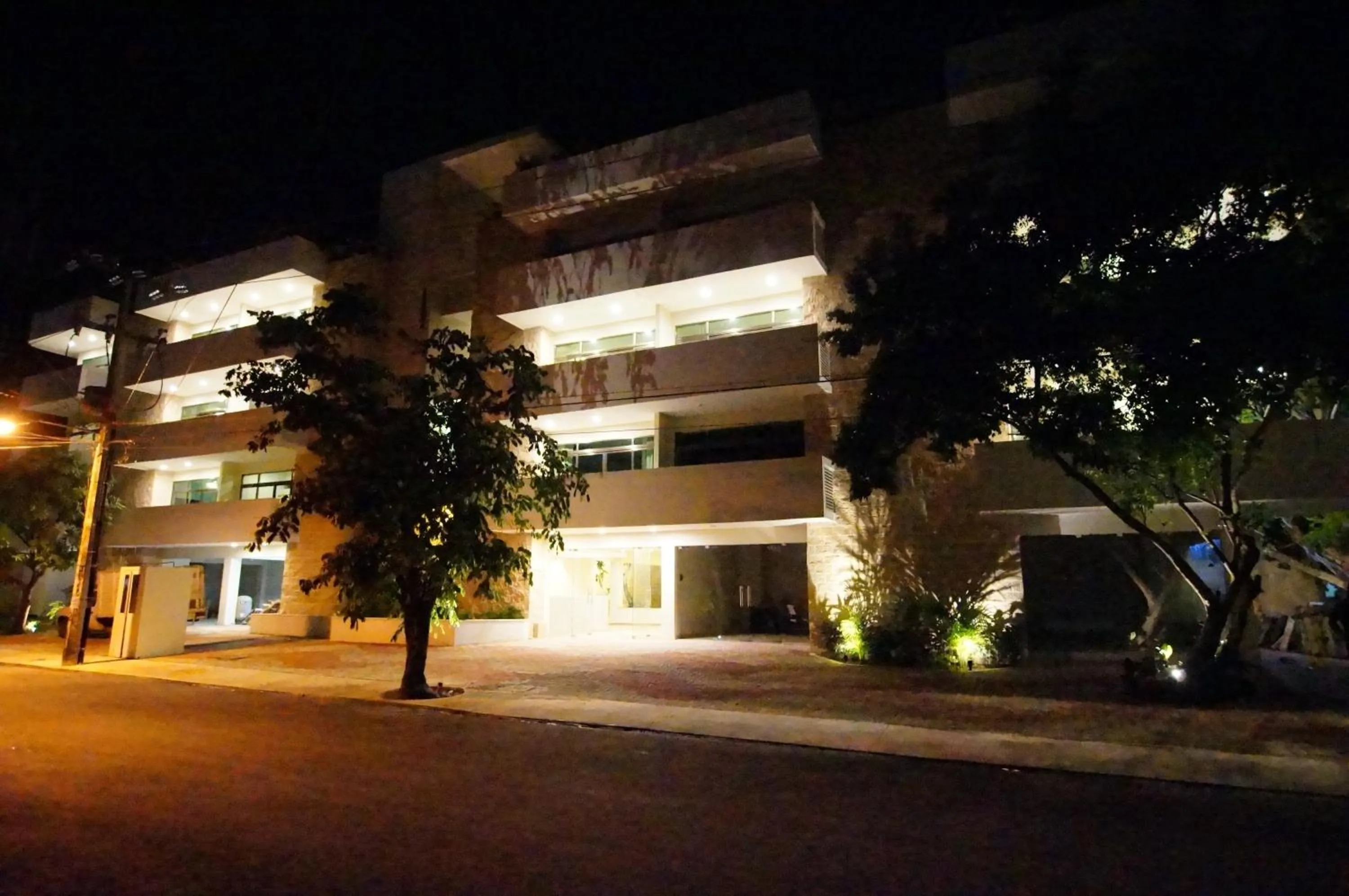 Facade/entrance in Angelo's Hotel
