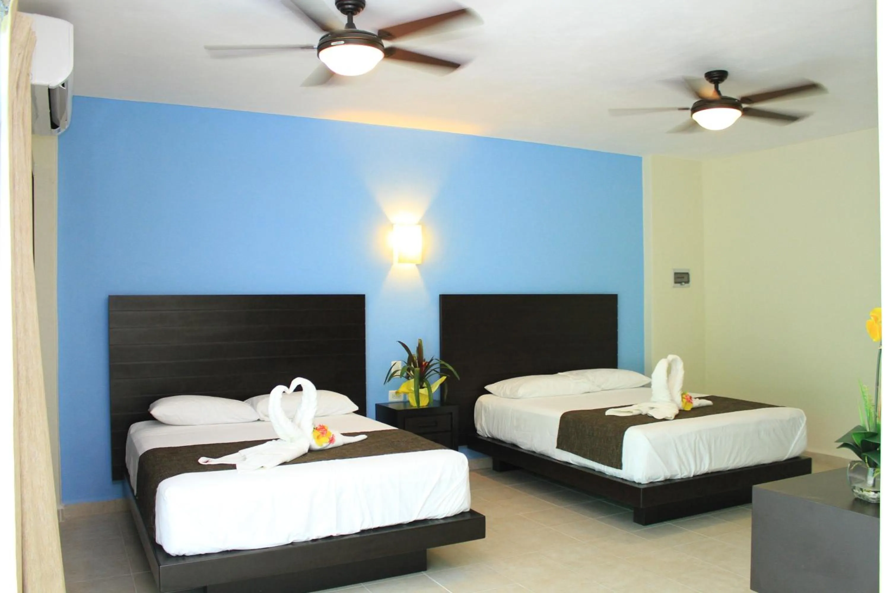 Bedroom, Bed in Angelo's Hotel