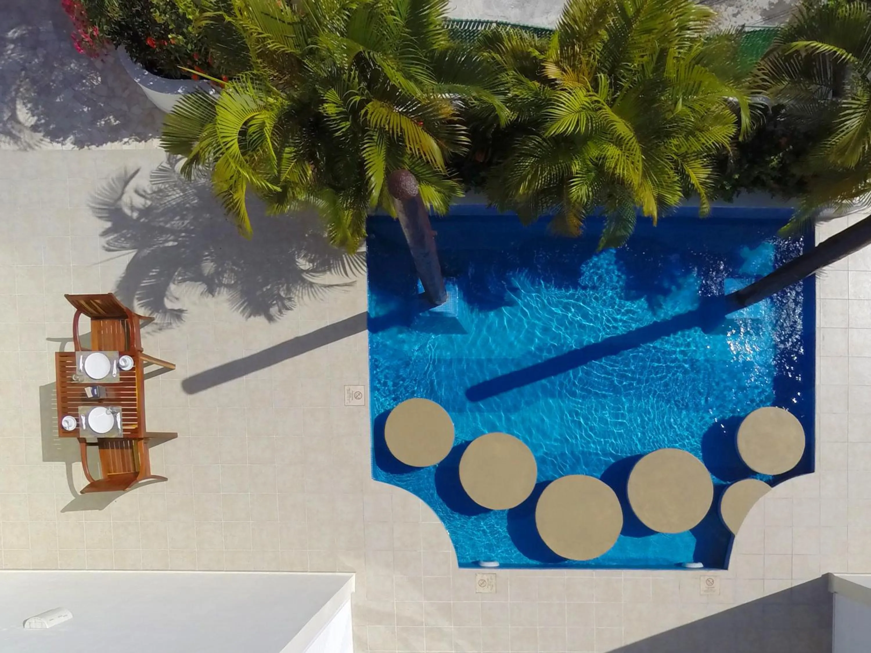 Swimming pool in Angelo's Hotel