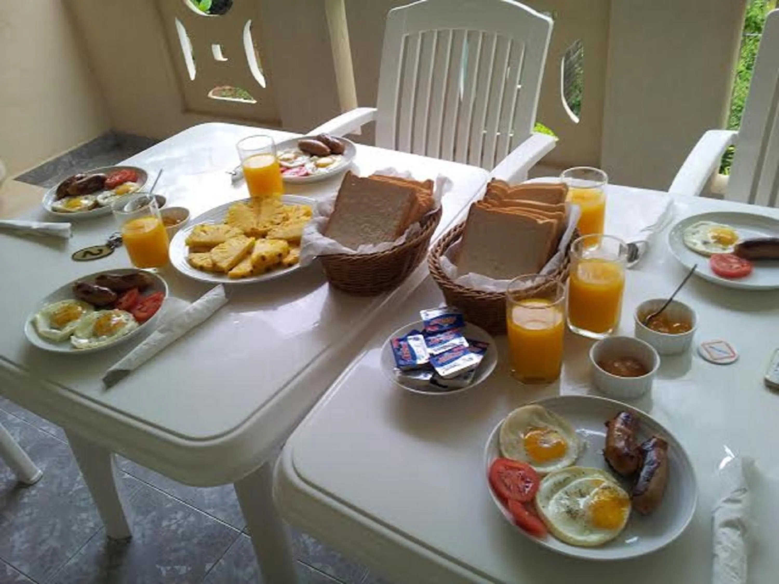 Continental breakfast in Janishi Residencies