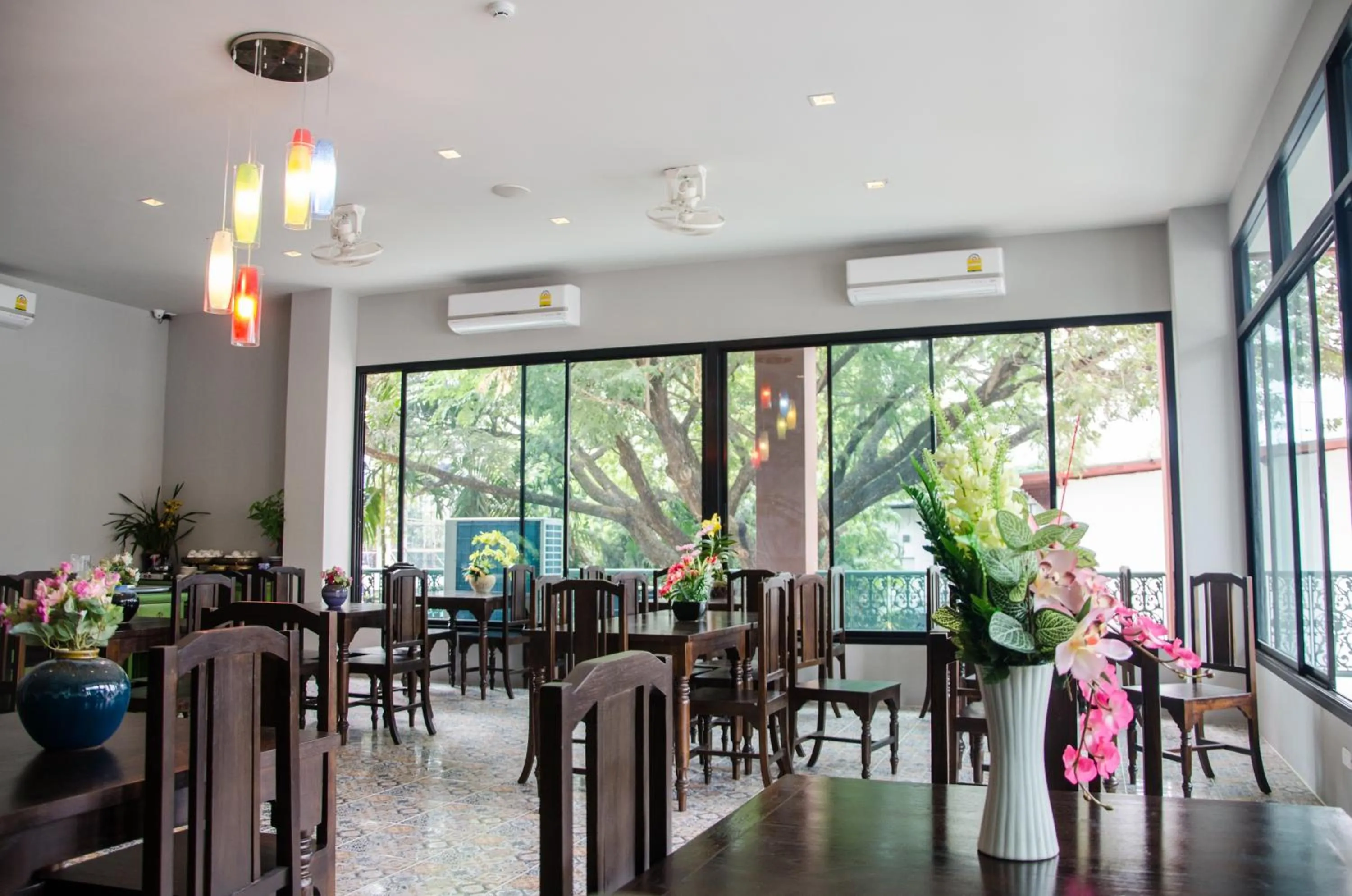 Restaurant/places to eat in The Sun Terrace