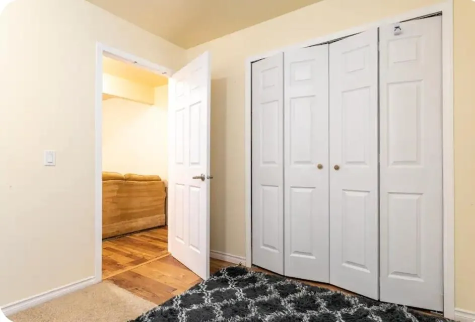Two-Bedroom Apartment in Basement Apartment