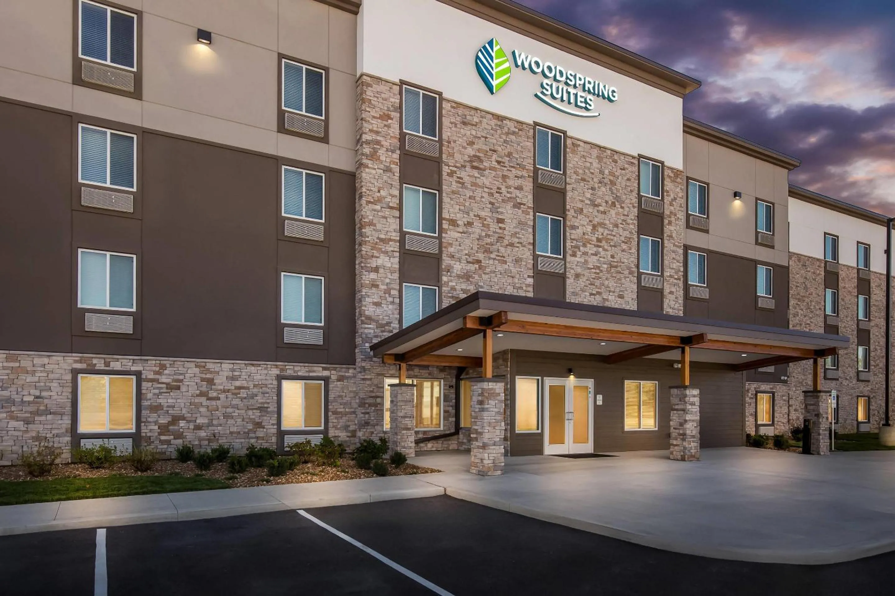 Property building in WoodSpring Suites St Peters-OFallon