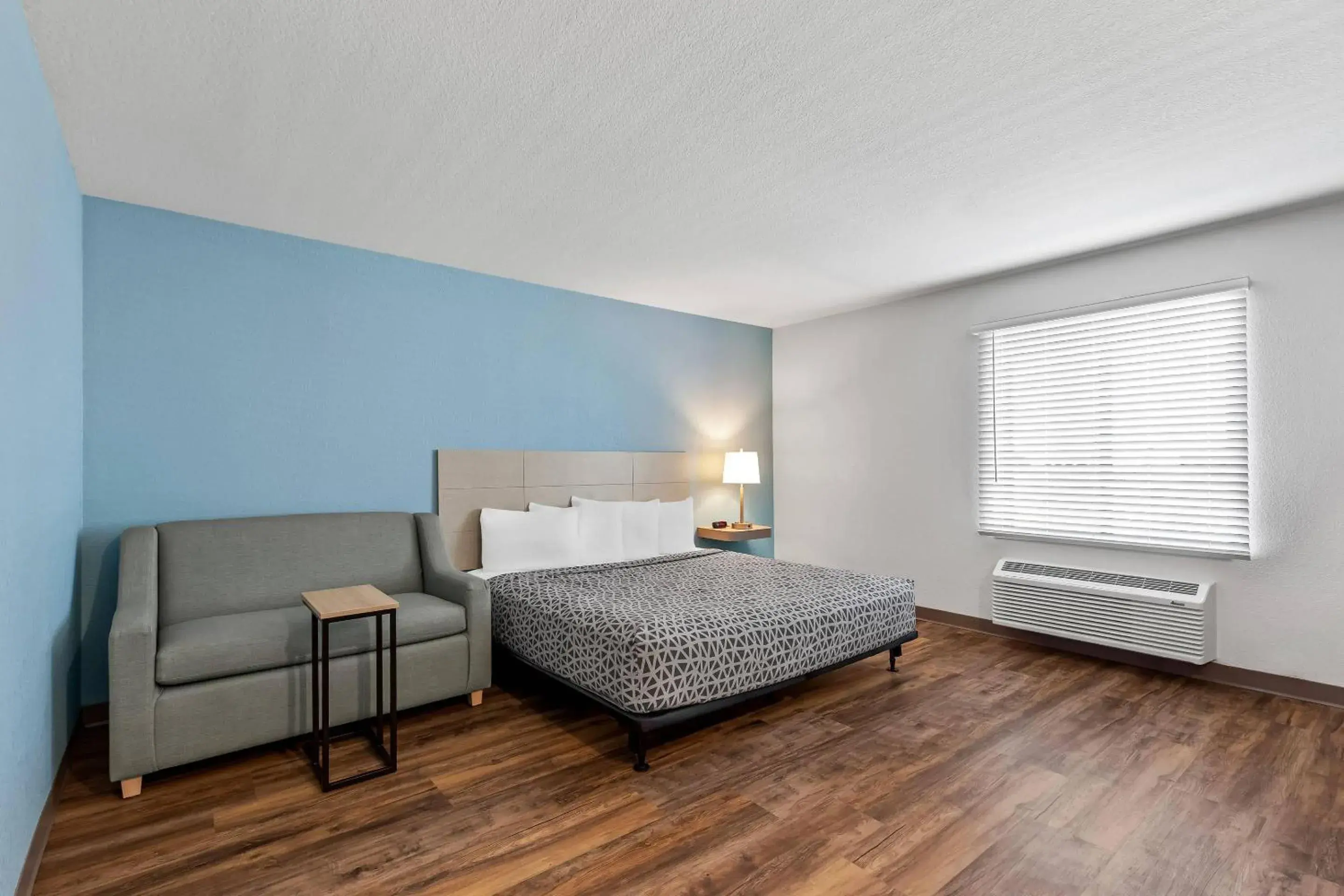 King Suite with Sofa - Disability Access/Non Smoking in WoodSpring Suites St Peters-OFallon King Suite with Sofa - Disability Access/Non Smoking in WoodSpring Suites St Peters-OFallon