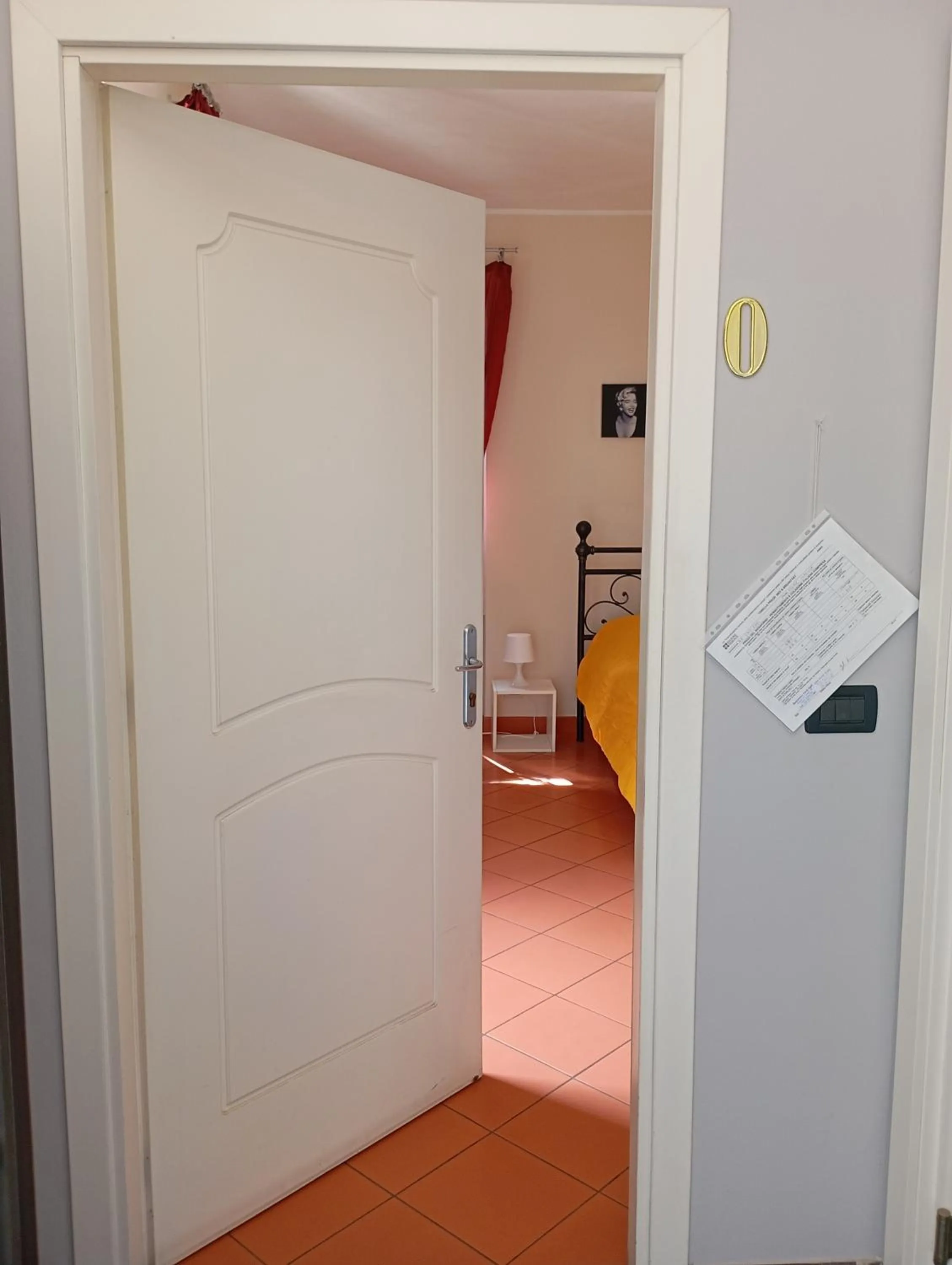 Facade/entrance in "B&B Sans égal", con CAMERE PRIVATE e APPARTAMENTI al PIANO TERRA a Biella
