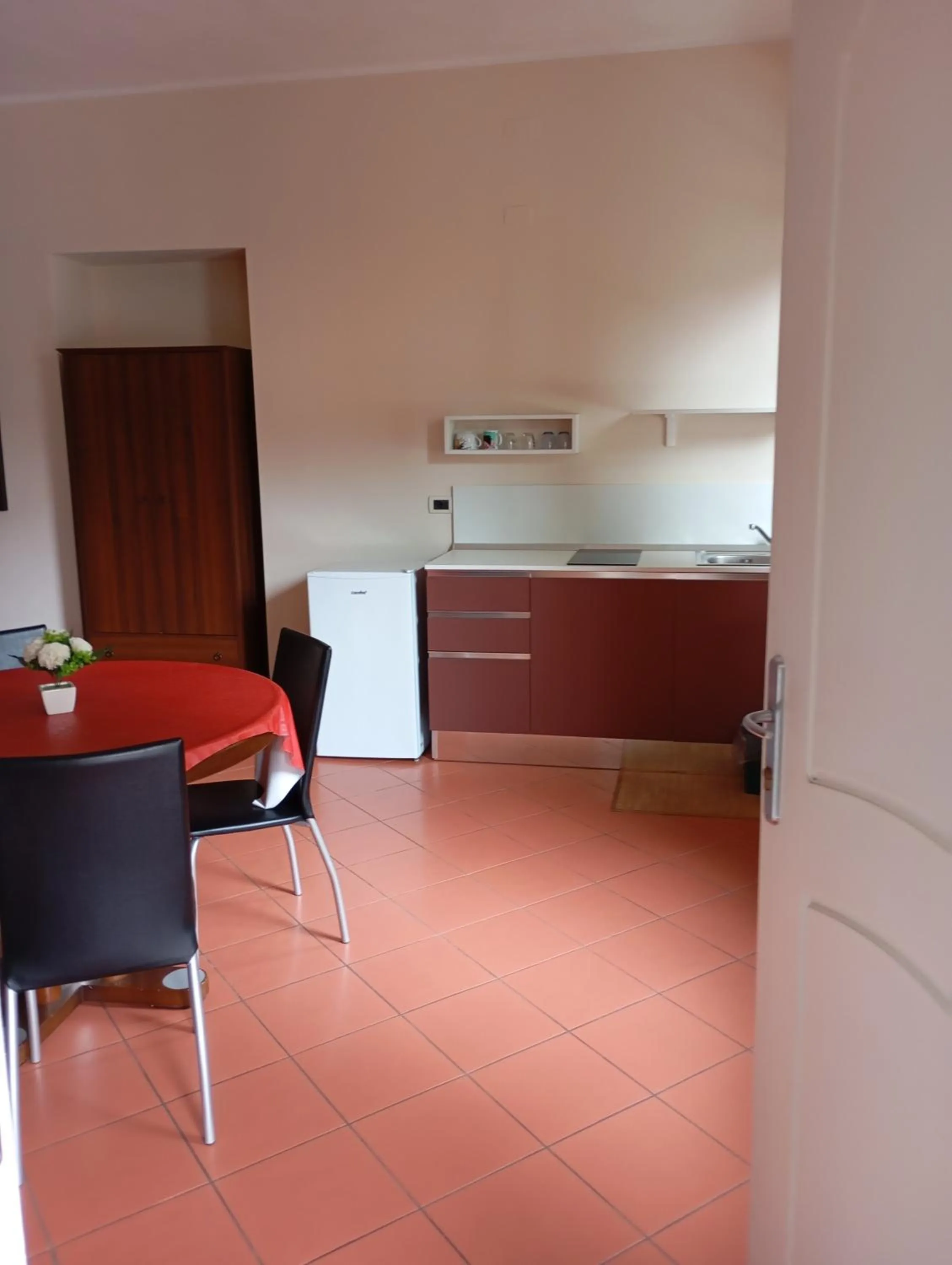 kitchen in "B&B Sans égal", con CAMERE PRIVATE e APPARTAMENTI al PIANO TERRA a Biella