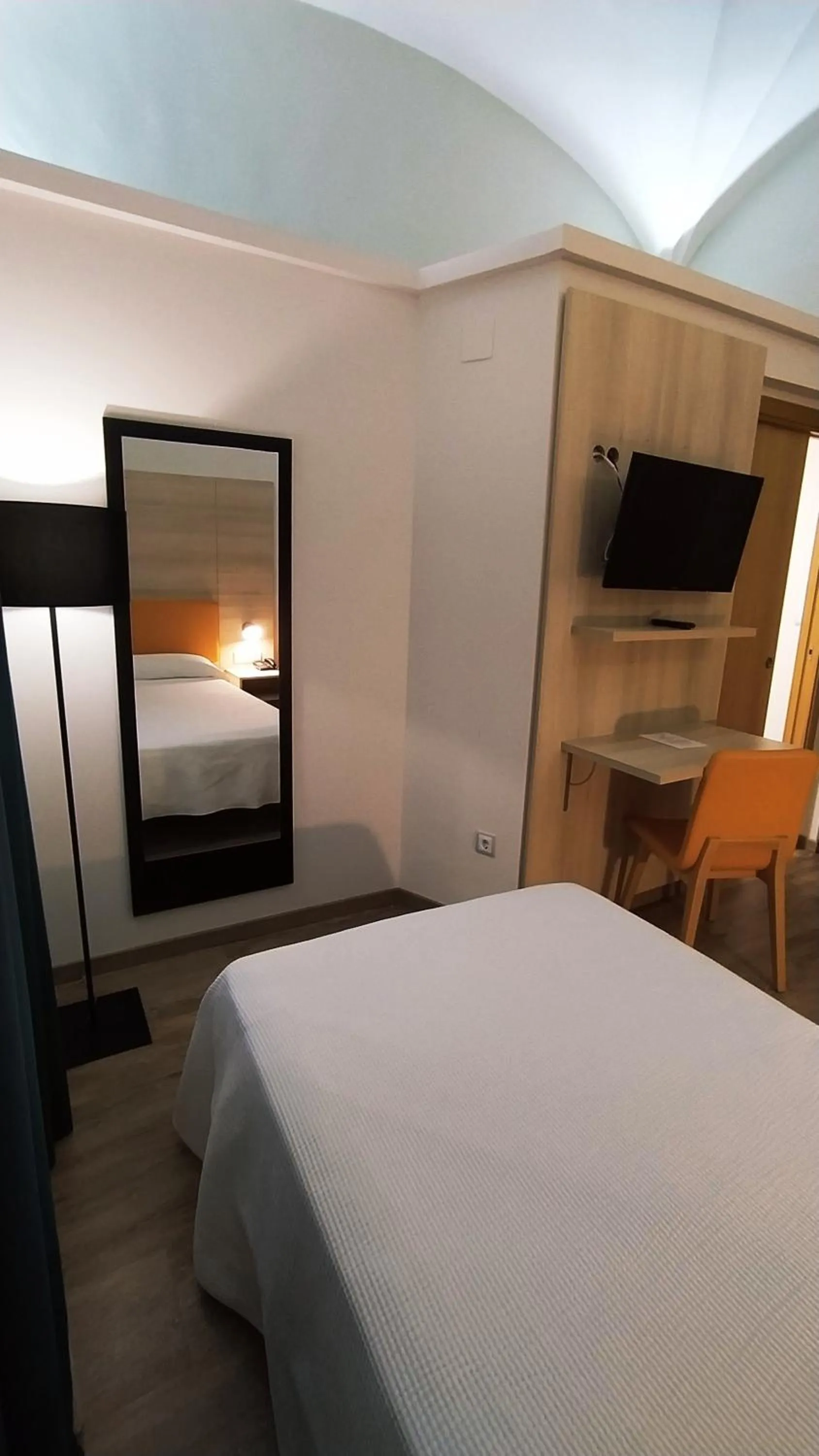 Bedroom, Bed in Hotel Balneario El Raposo