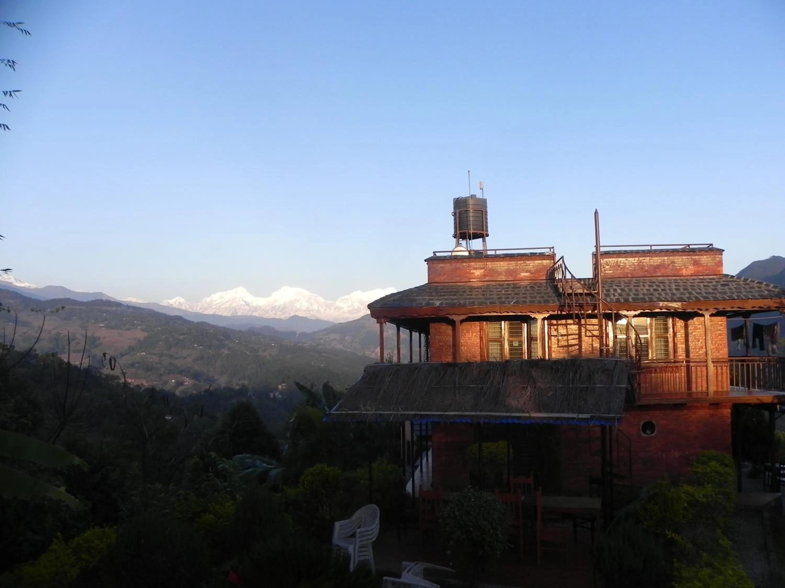 Area and facilities in Rupa View Guest house