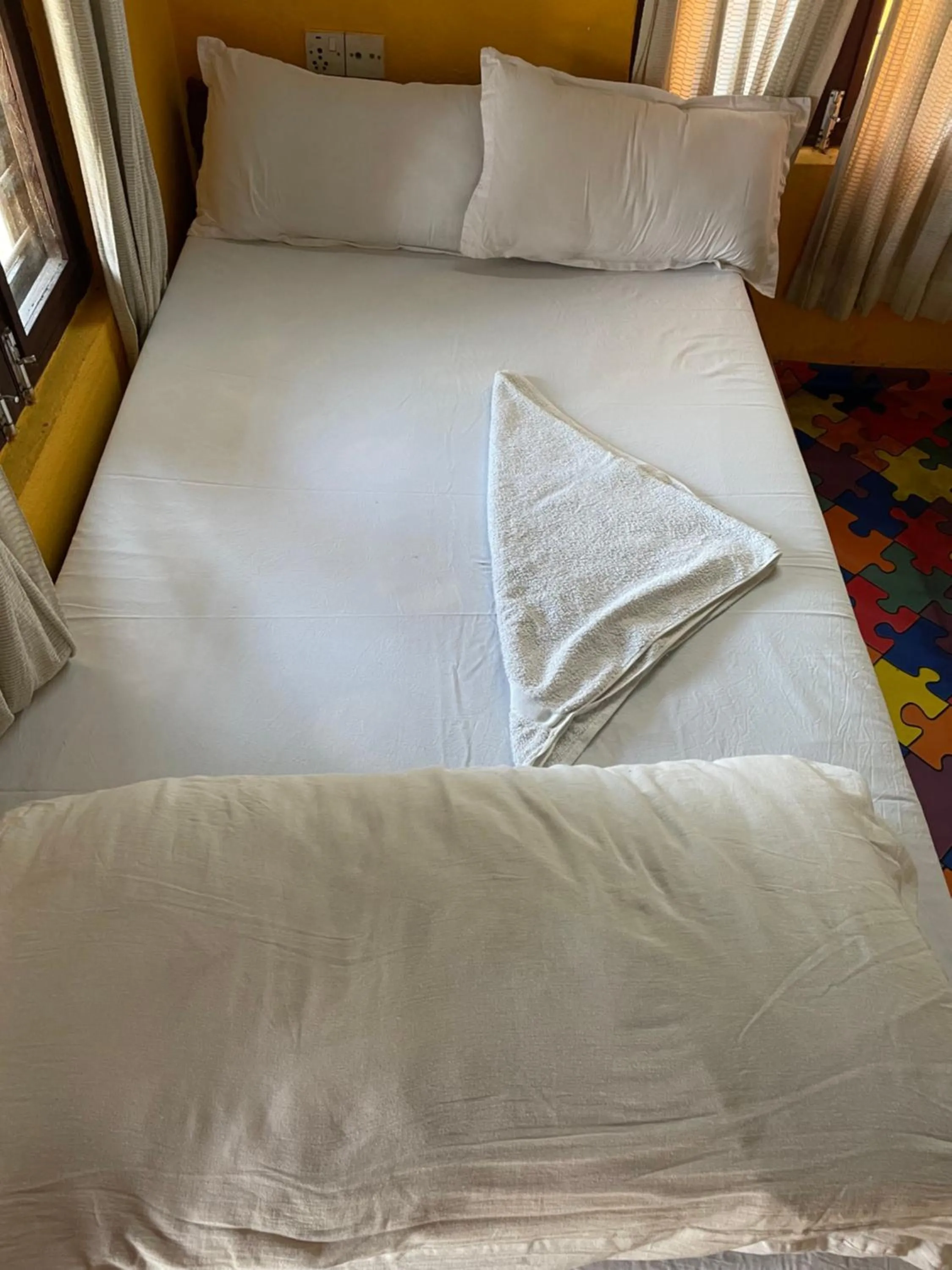 Bedroom, Bed in Rupa View Guest house