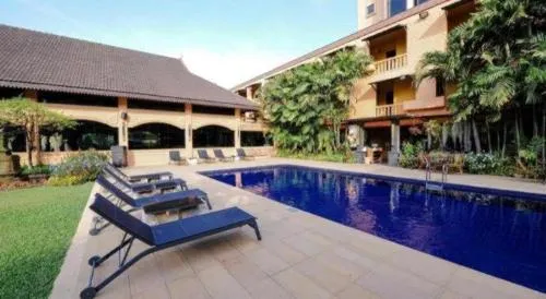 Holiday Garden Hotel