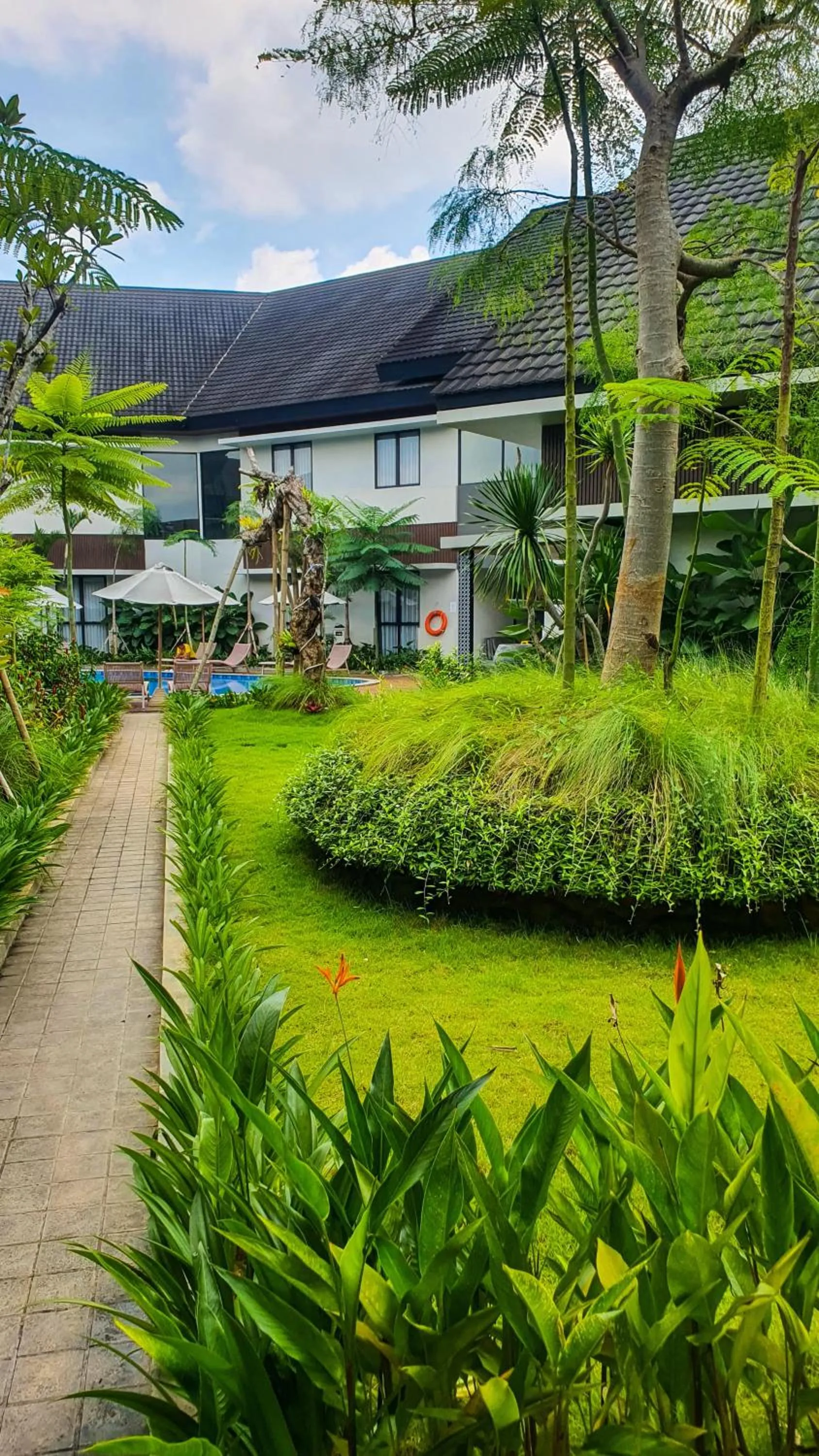 Azana Garden Hill Resort Blora