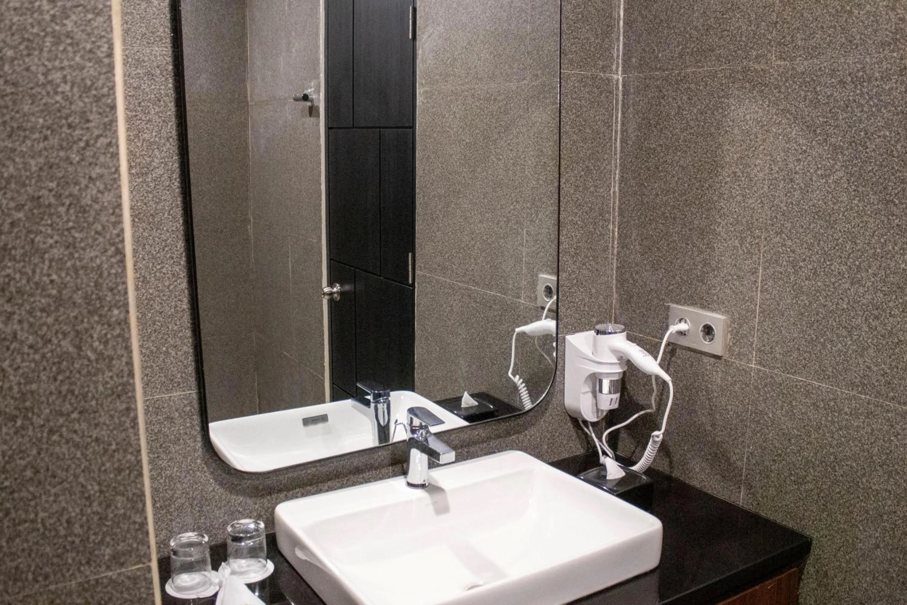 Azana Garden Hill Resort Blora