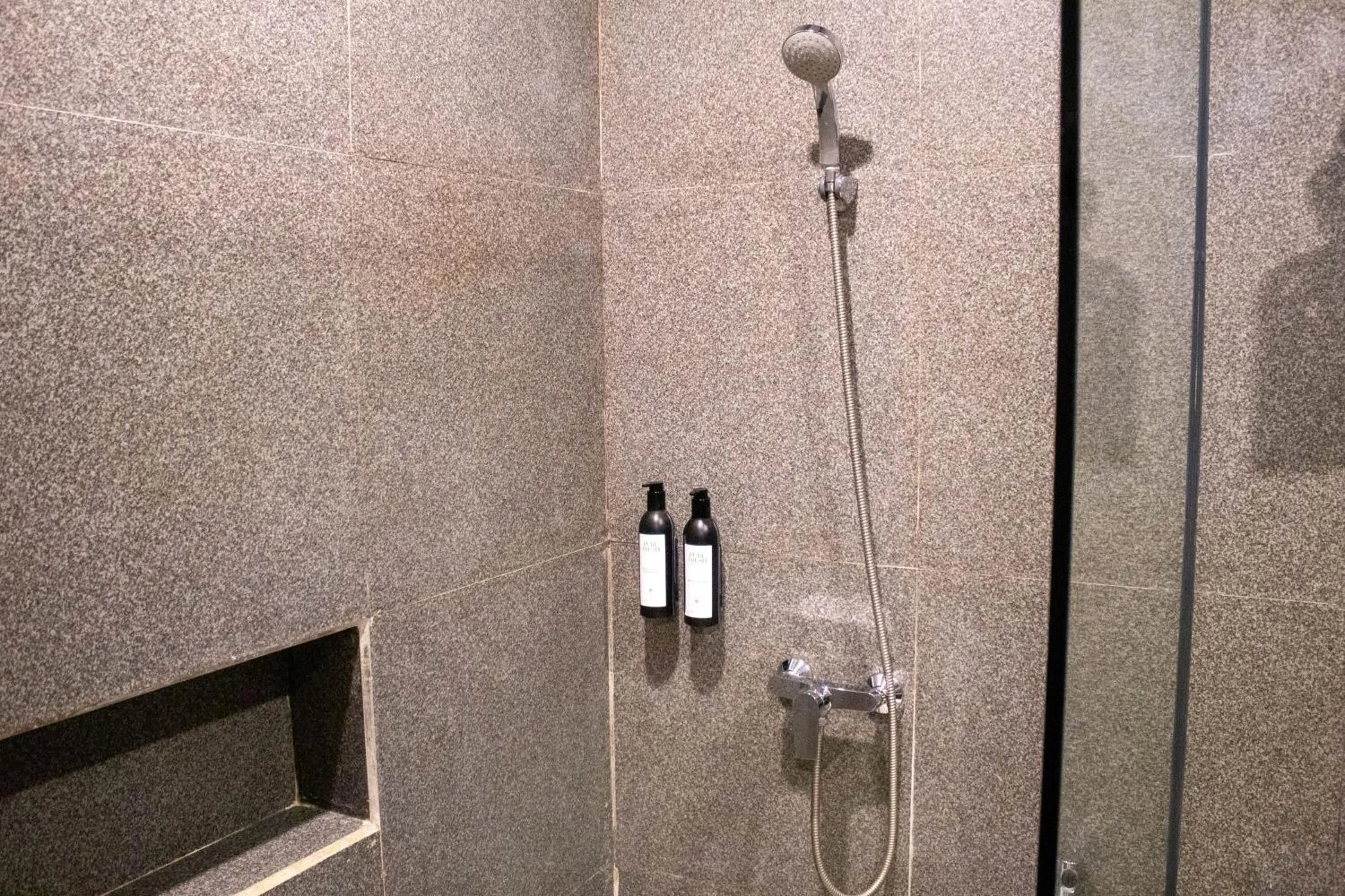 Azana Garden Hill Resort Blora