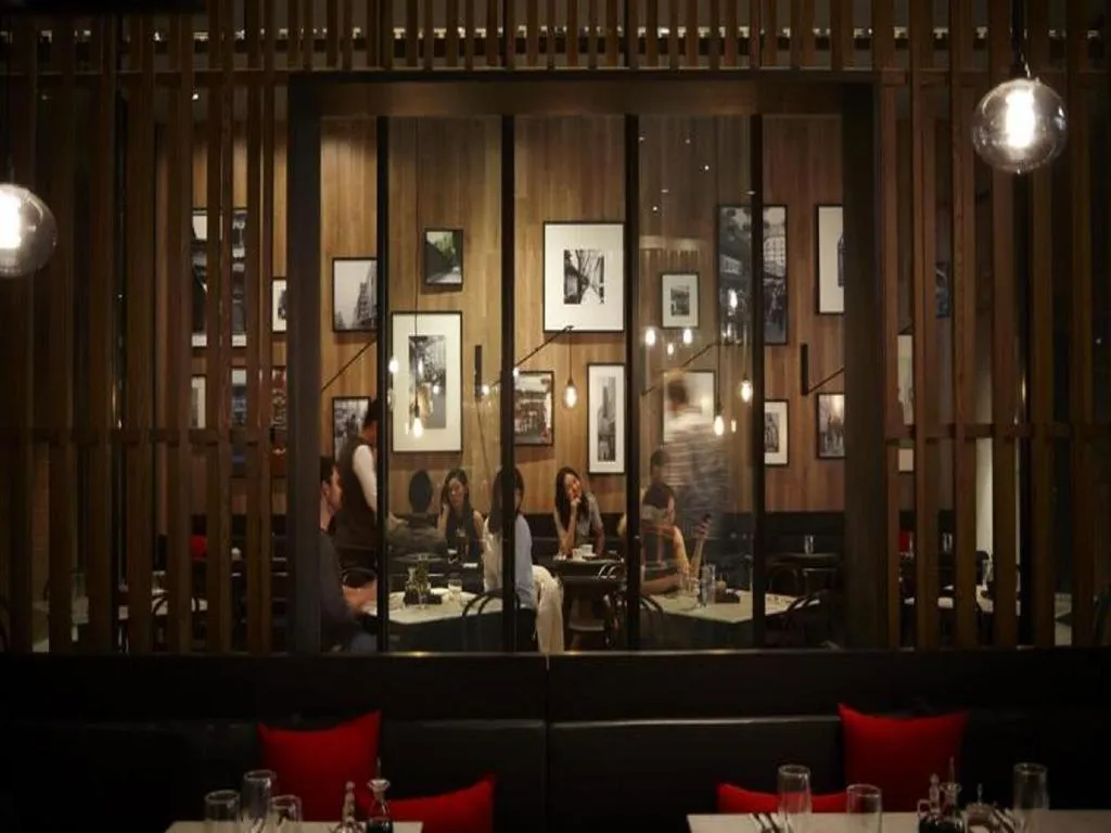 Beijing New World Center Tongpai Hotel