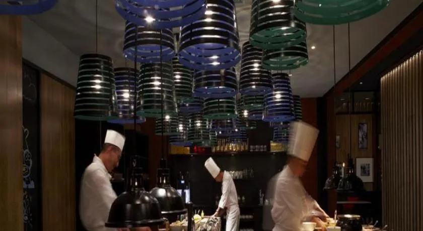 Beijing New World Center Tongpai Hotel