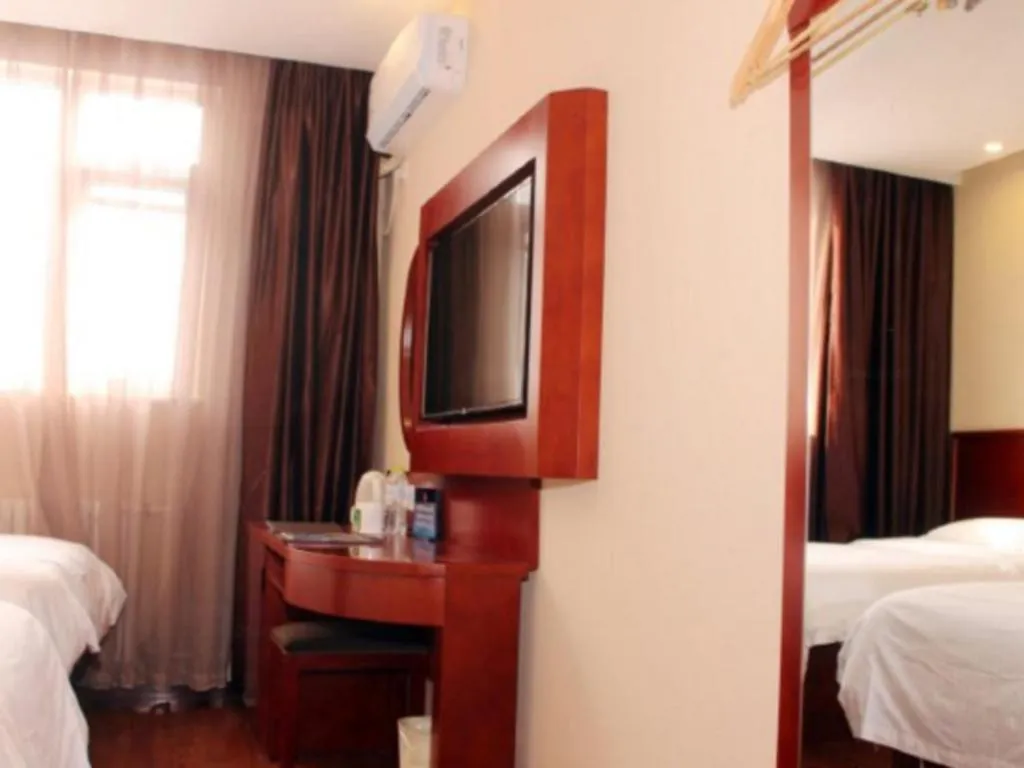 Bed in GreenTree Alliance Beijing Tiantan DonGMEn Hotel