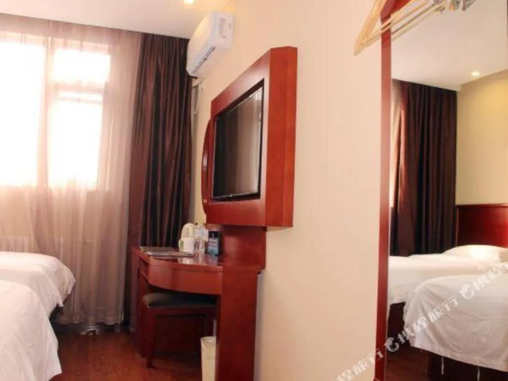 Bed in GreenTree Alliance Beijing Tiantan DonGMEn Hotel