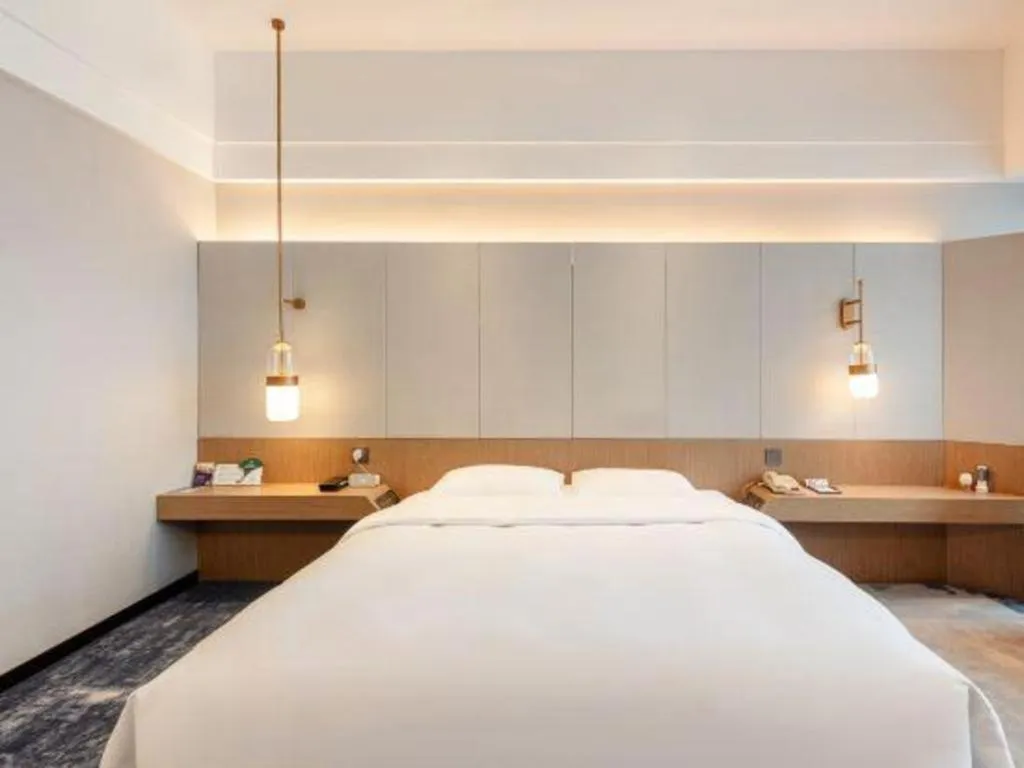 Bed in Grand Metropark Hotel Chongqing